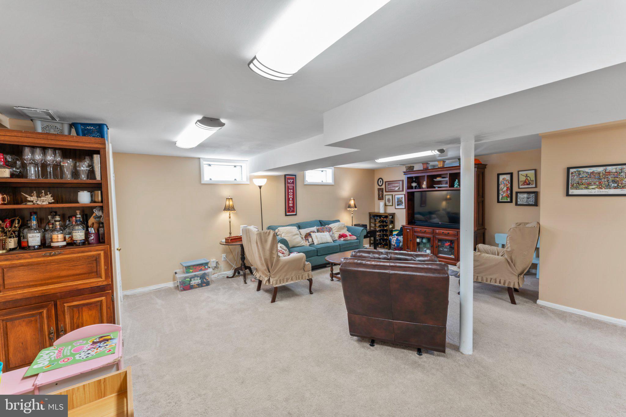 ROBINDALE - Residential
