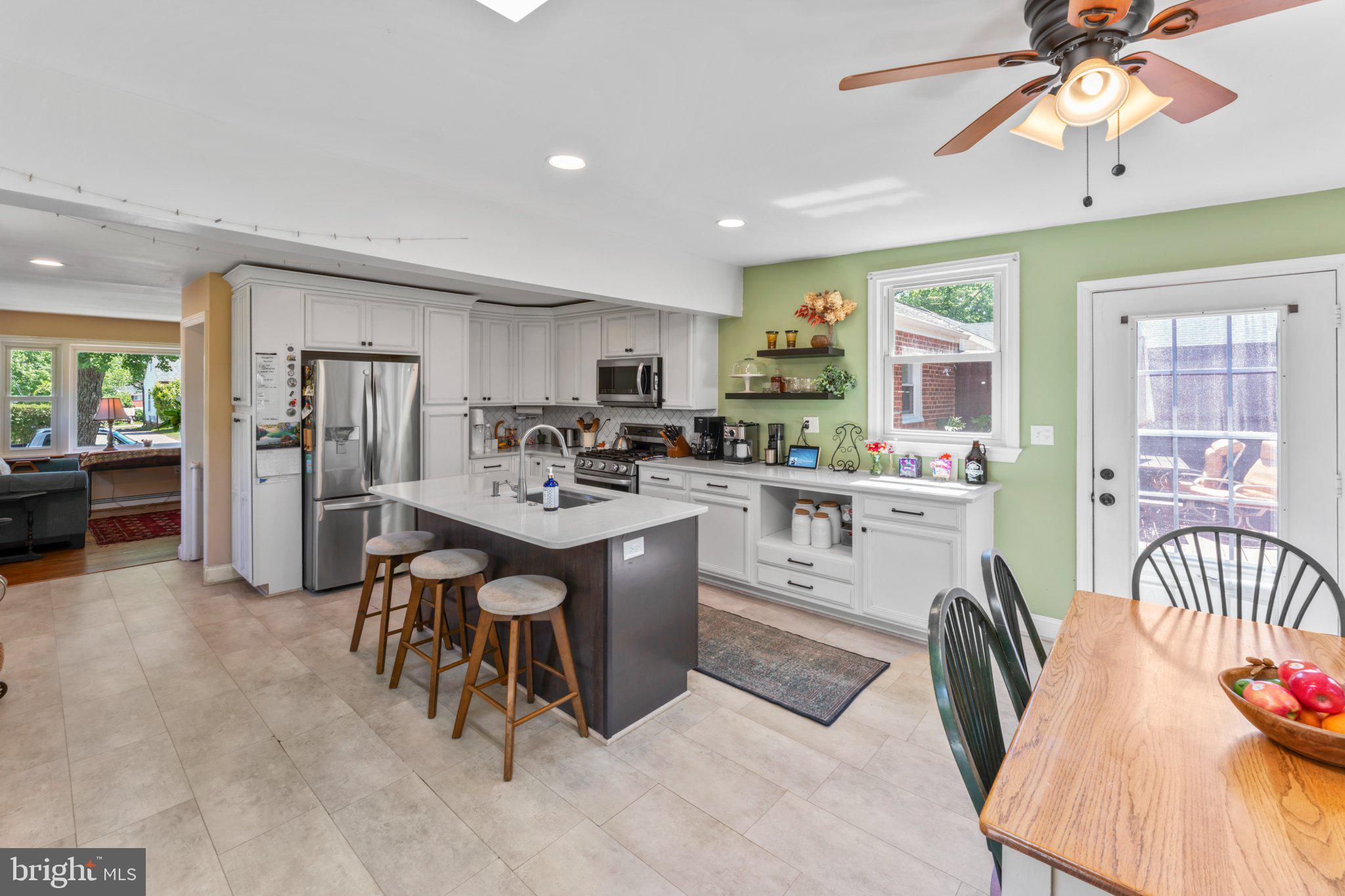 ROBINDALE - Residential