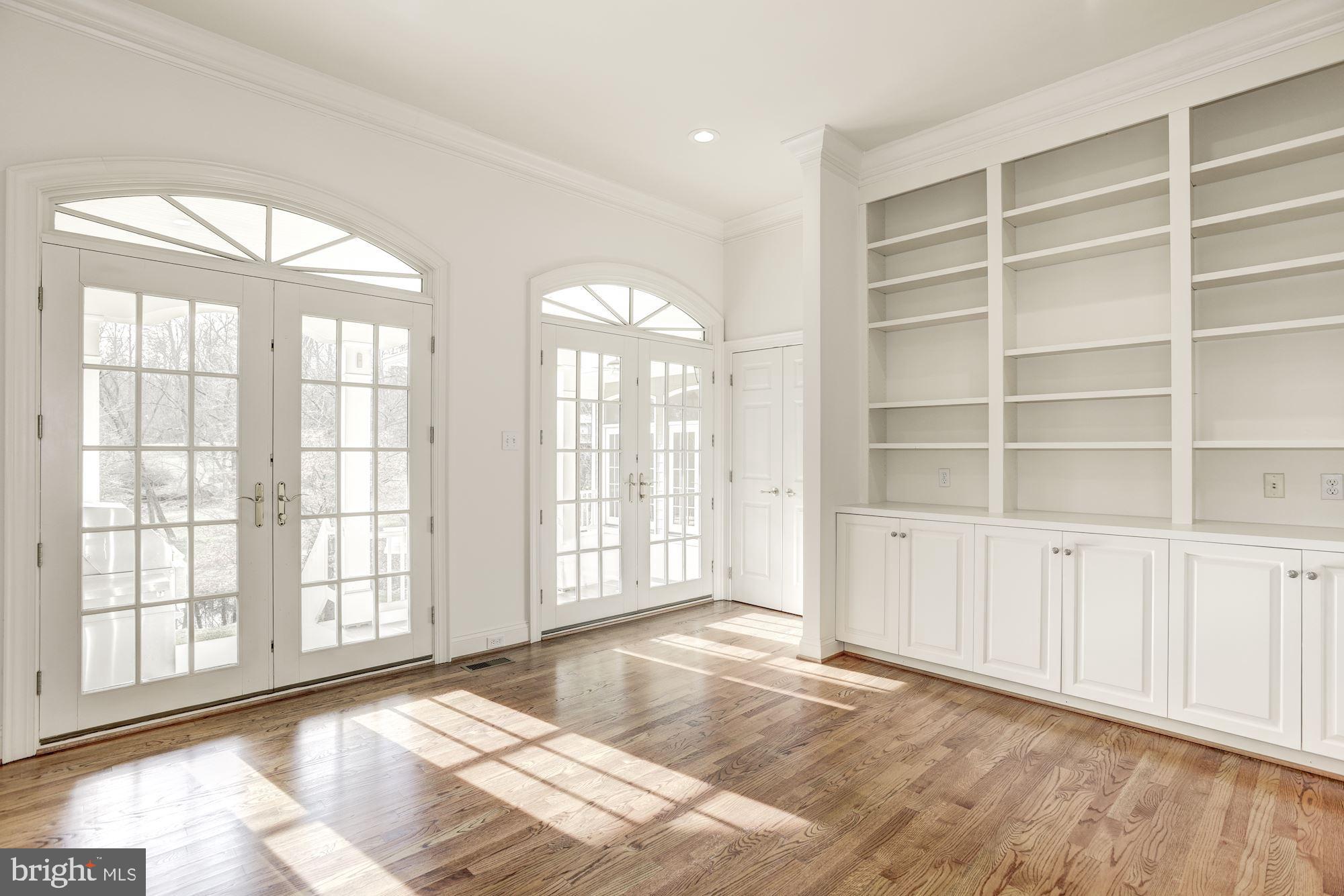 BRYAN POND - Residential