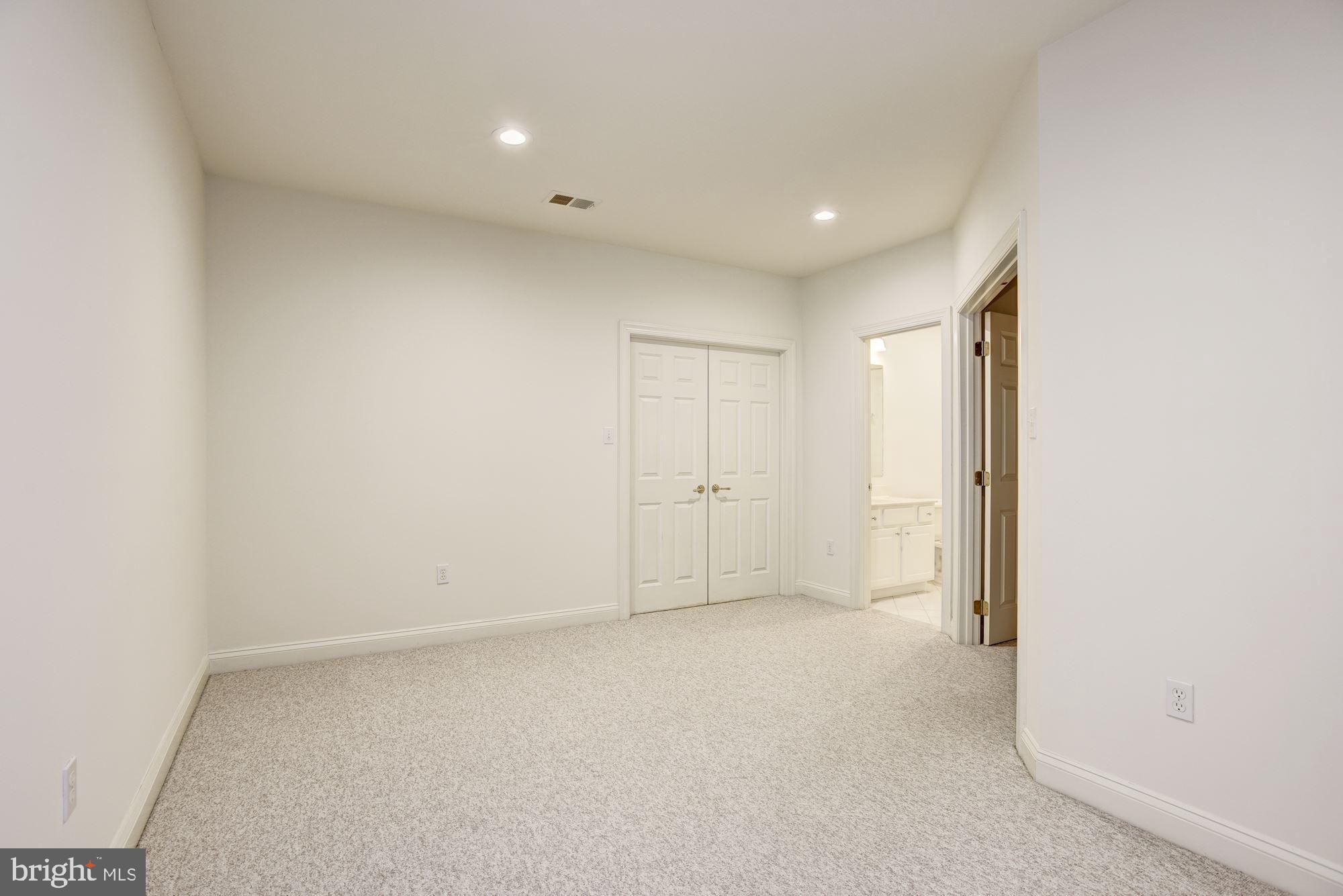 BRYAN POND - Residential