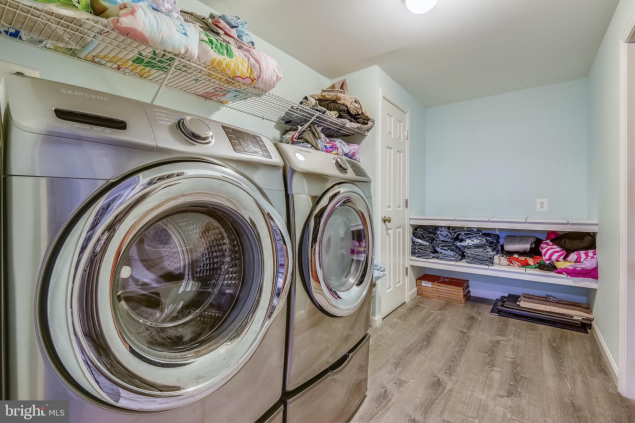 WHISPERING WOODS - Residential