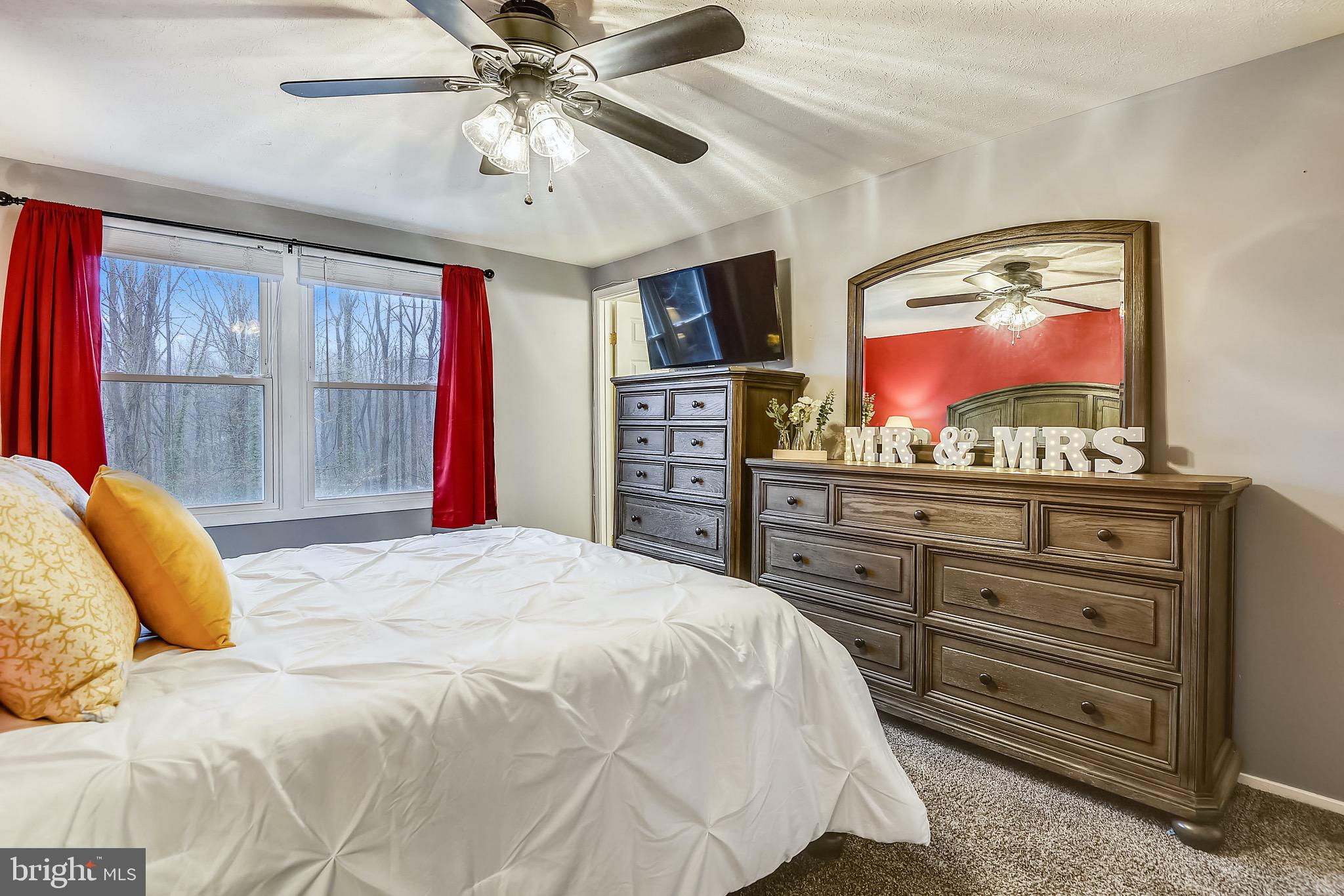 WHISPERING WOODS - Residential