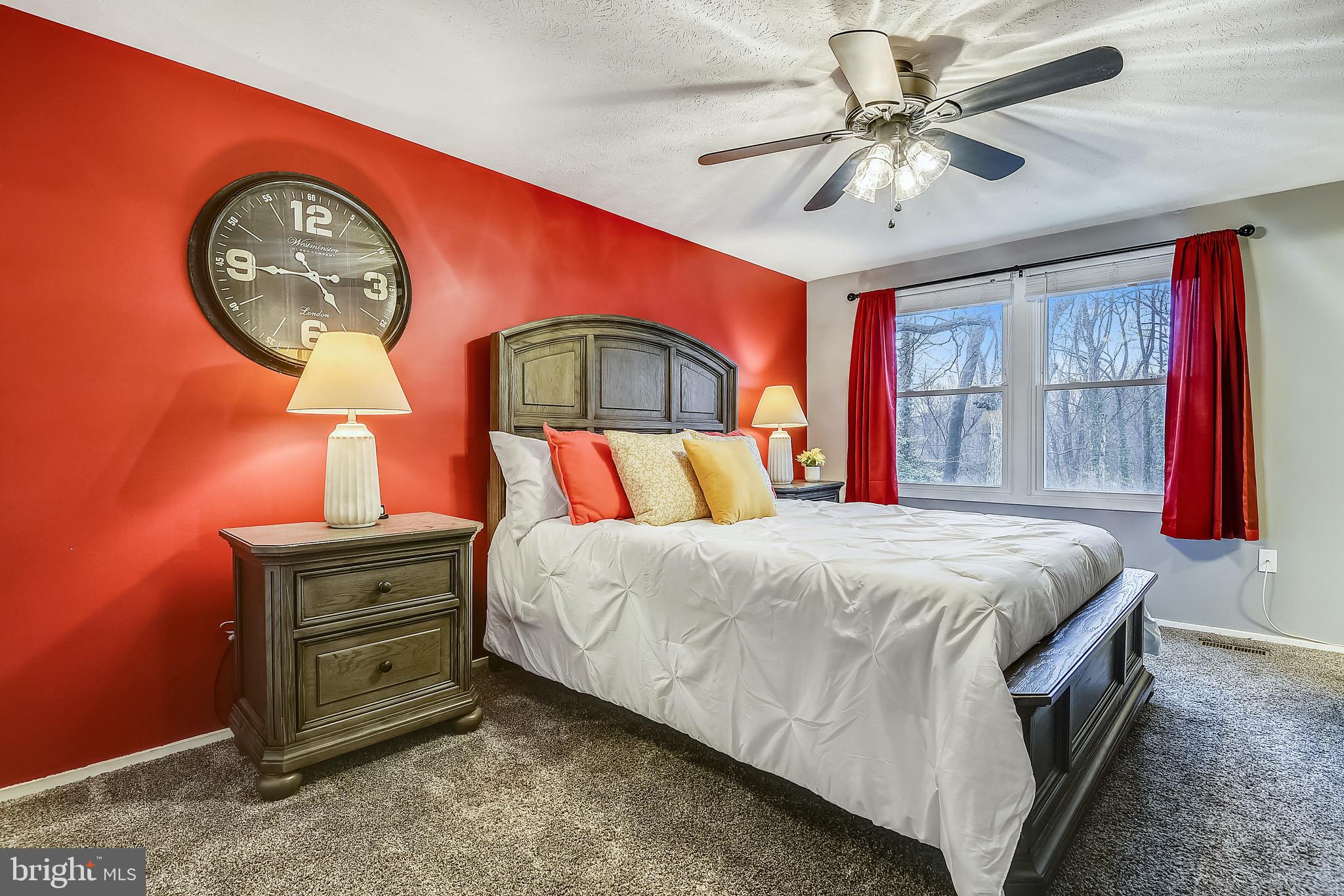 WHISPERING WOODS - Residential