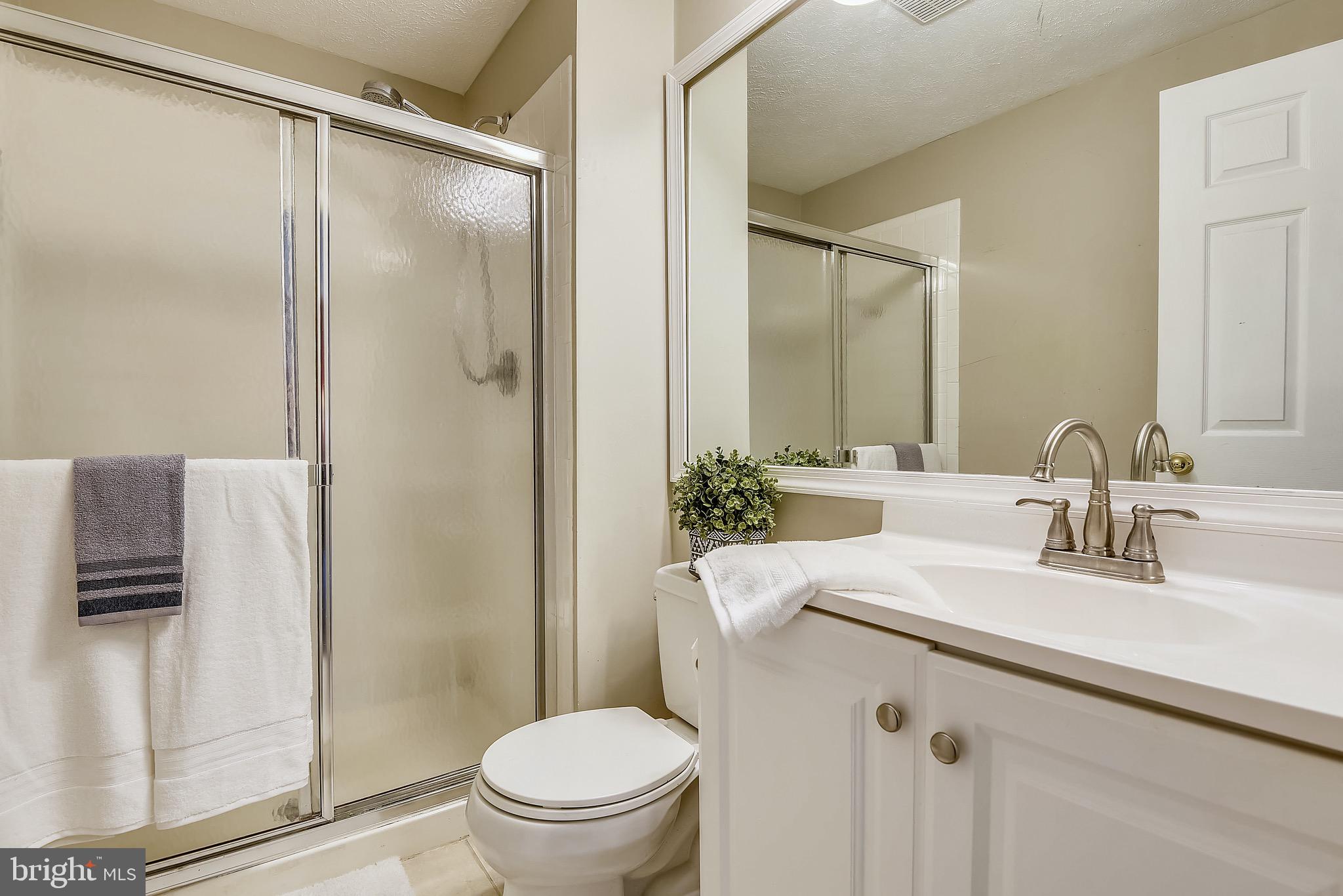 WHISPERING WOODS - Residential