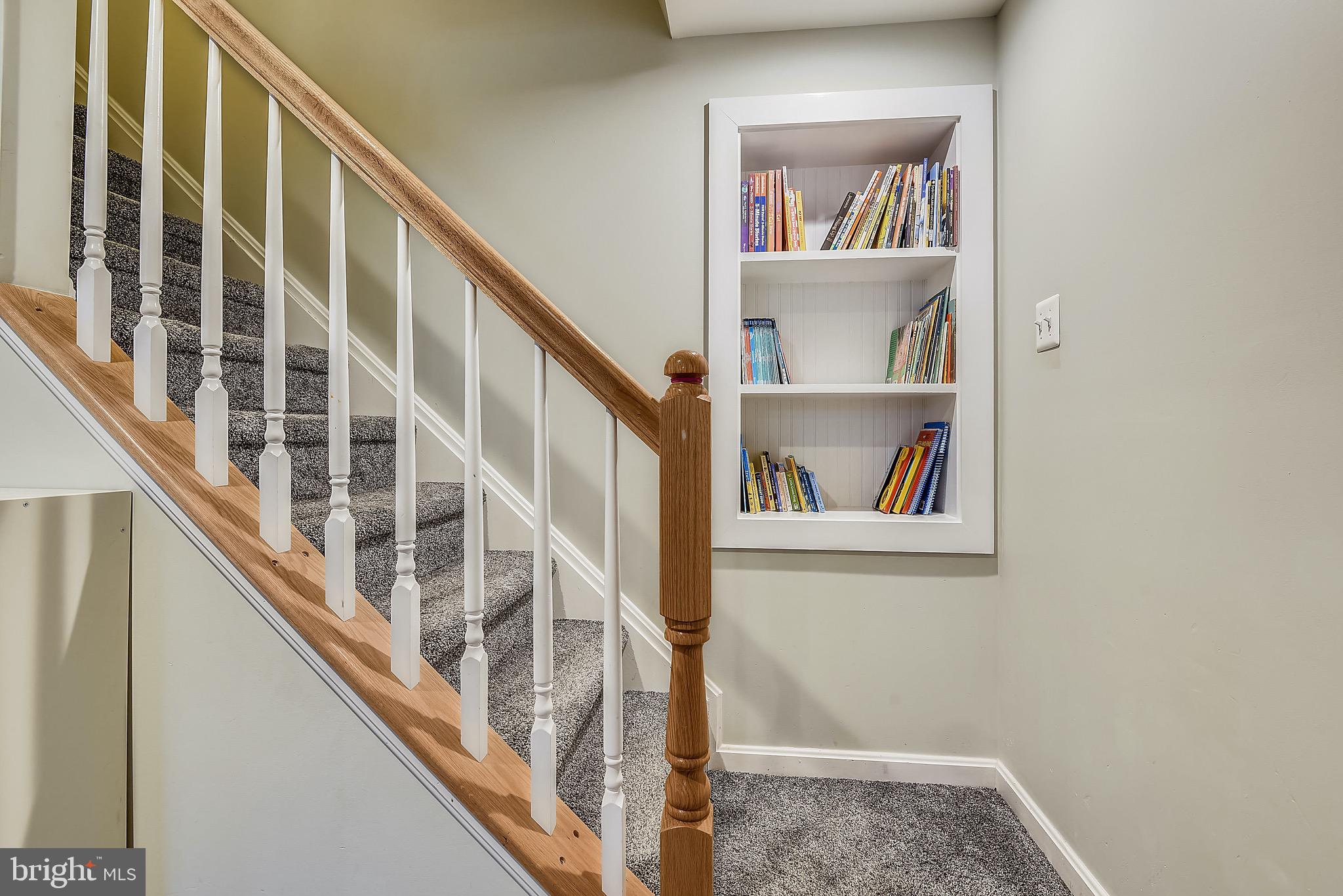 WHISPERING WOODS - Residential