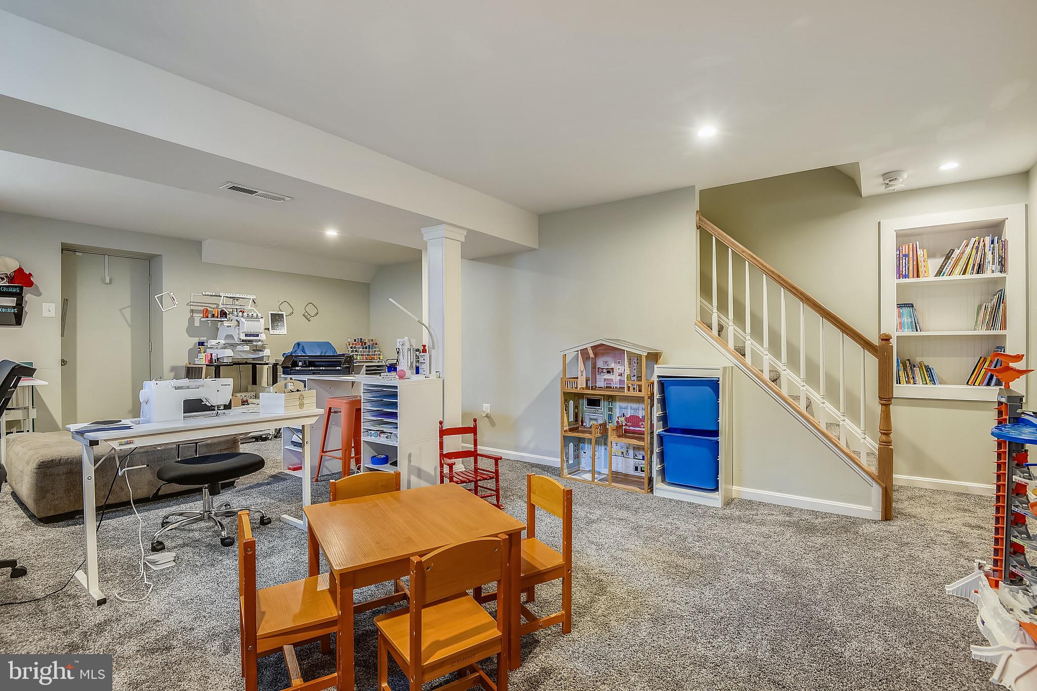 WHISPERING WOODS - Residential