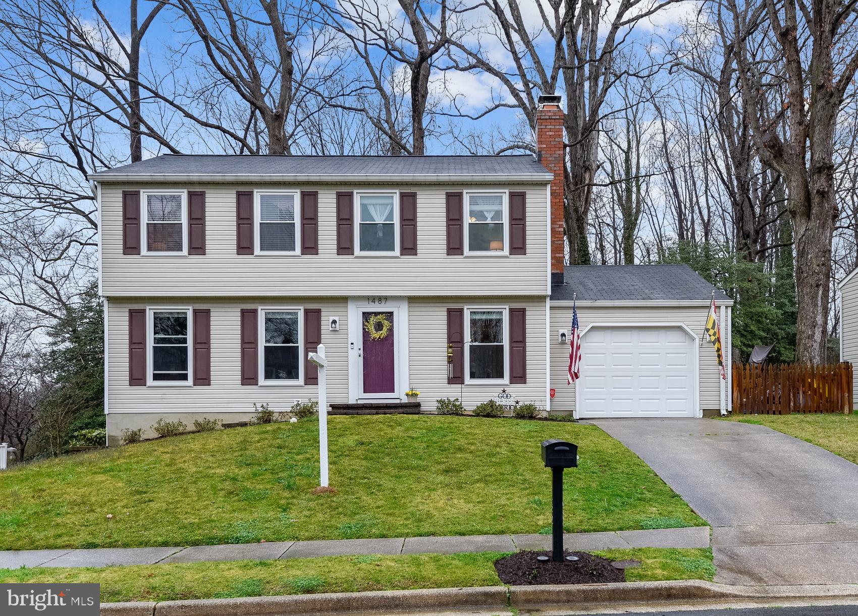 WHISPERING WOODS - Residential