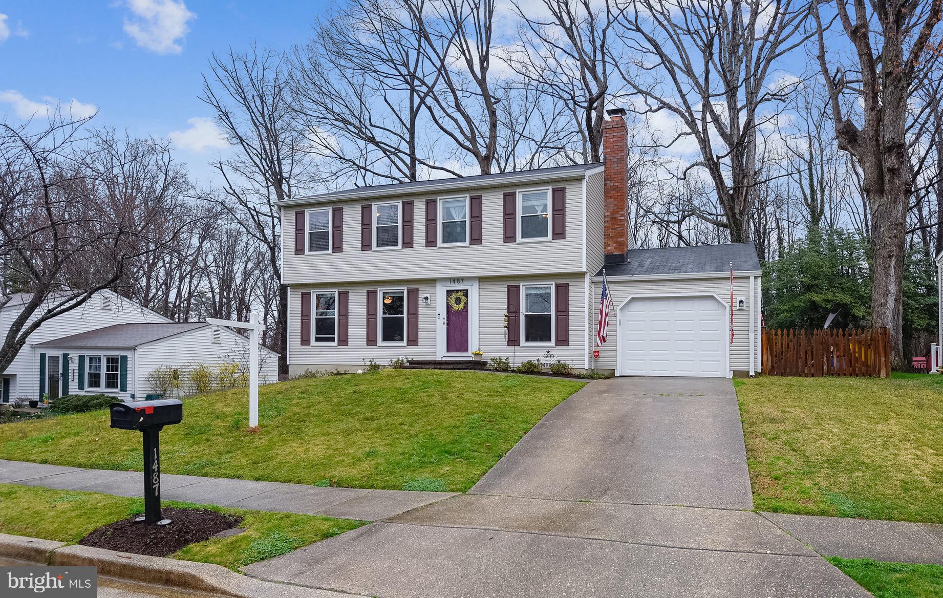 WHISPERING WOODS - Residential