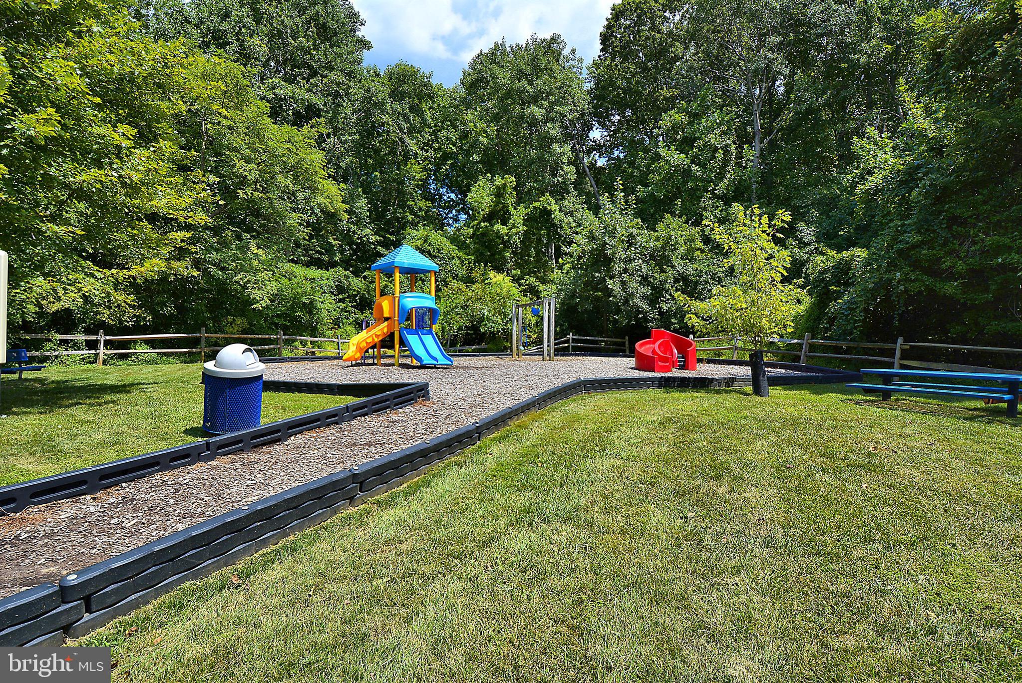 WHISPERING WOODS - Residential