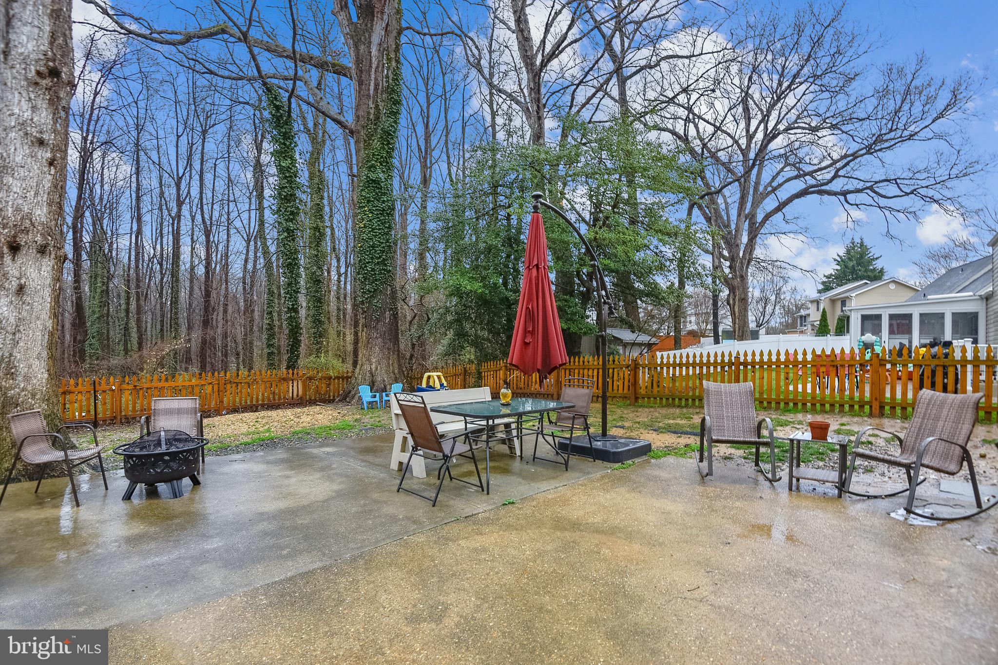 WHISPERING WOODS - Residential