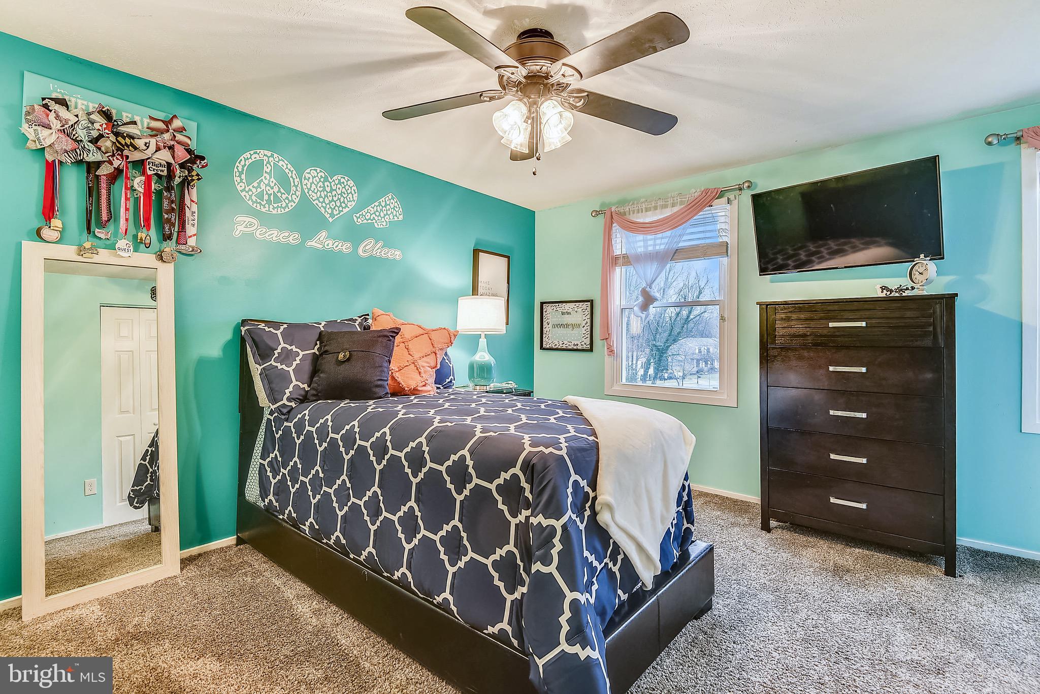 WHISPERING WOODS - Residential