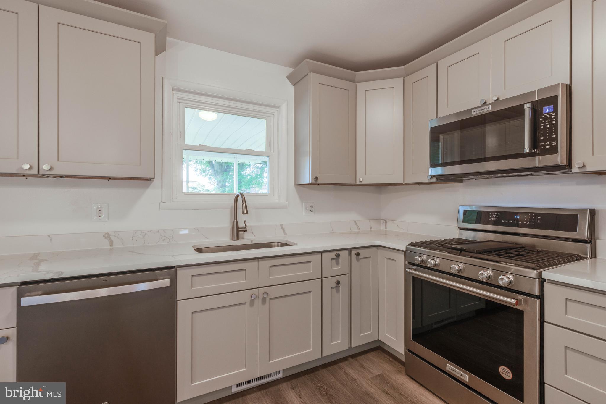 BRIGHT OAKS - Residential