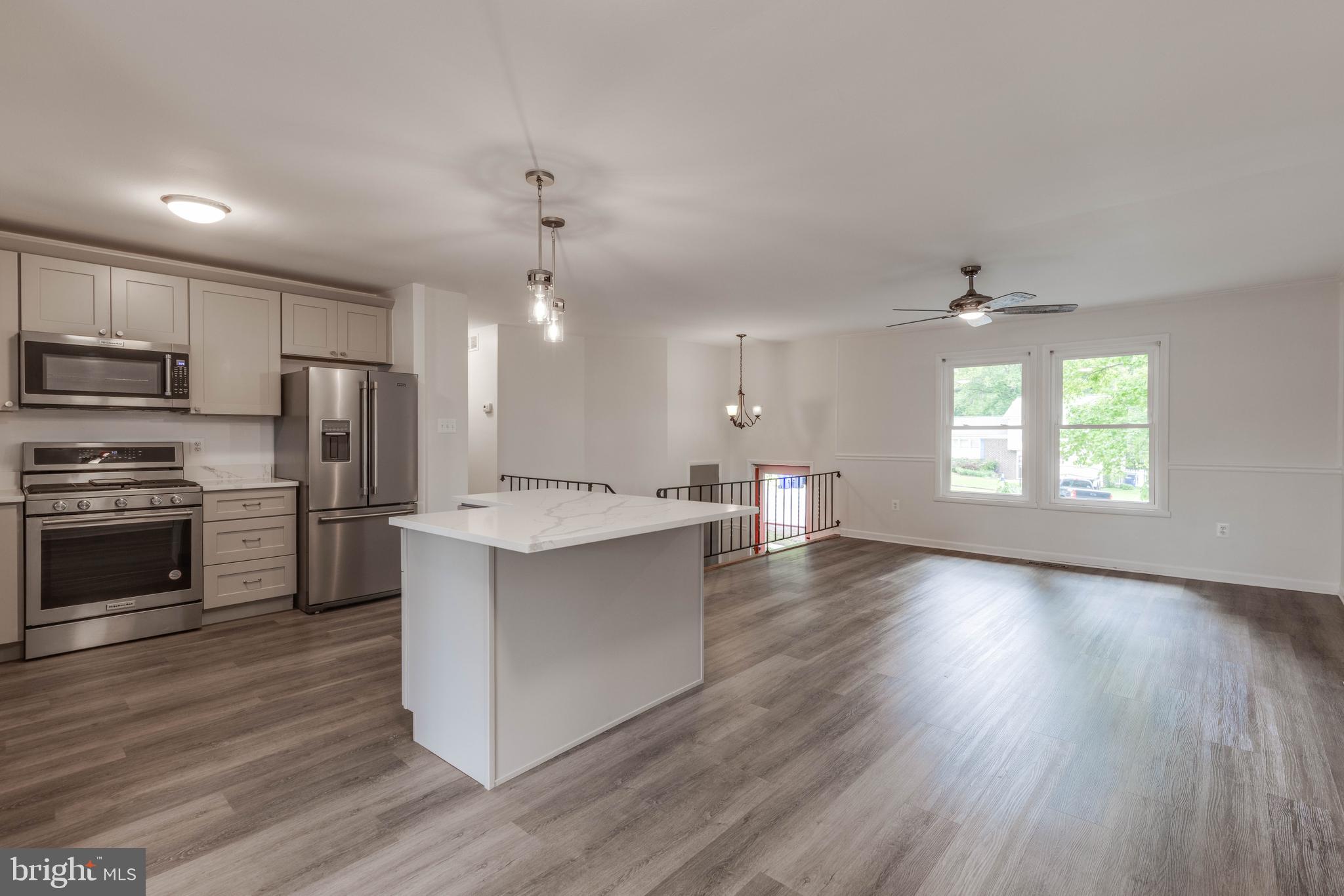 2103 CAMERON COURT