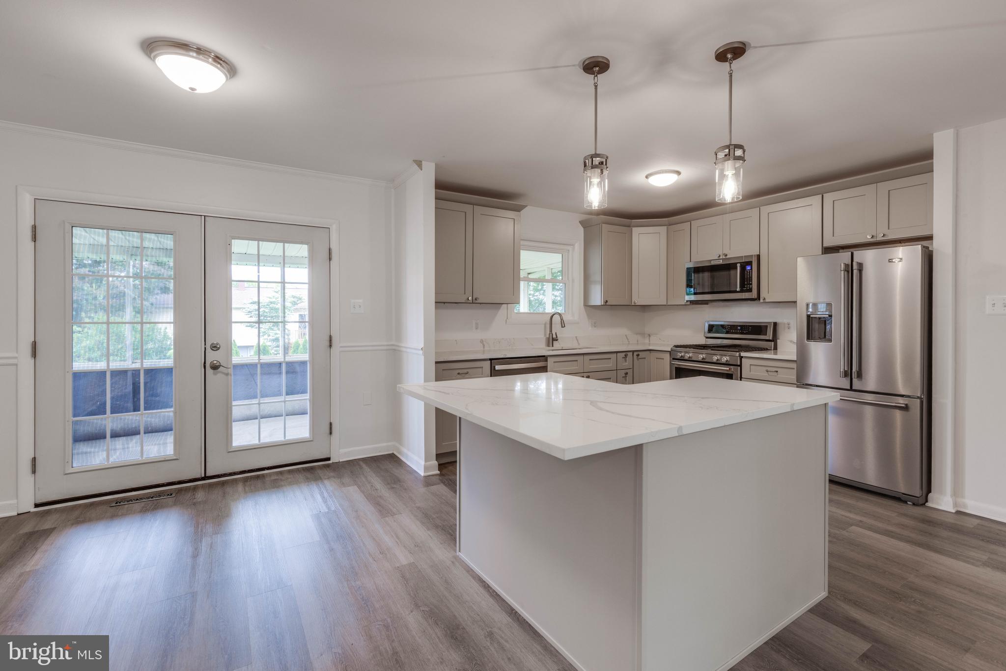 2103 CAMERON COURT
