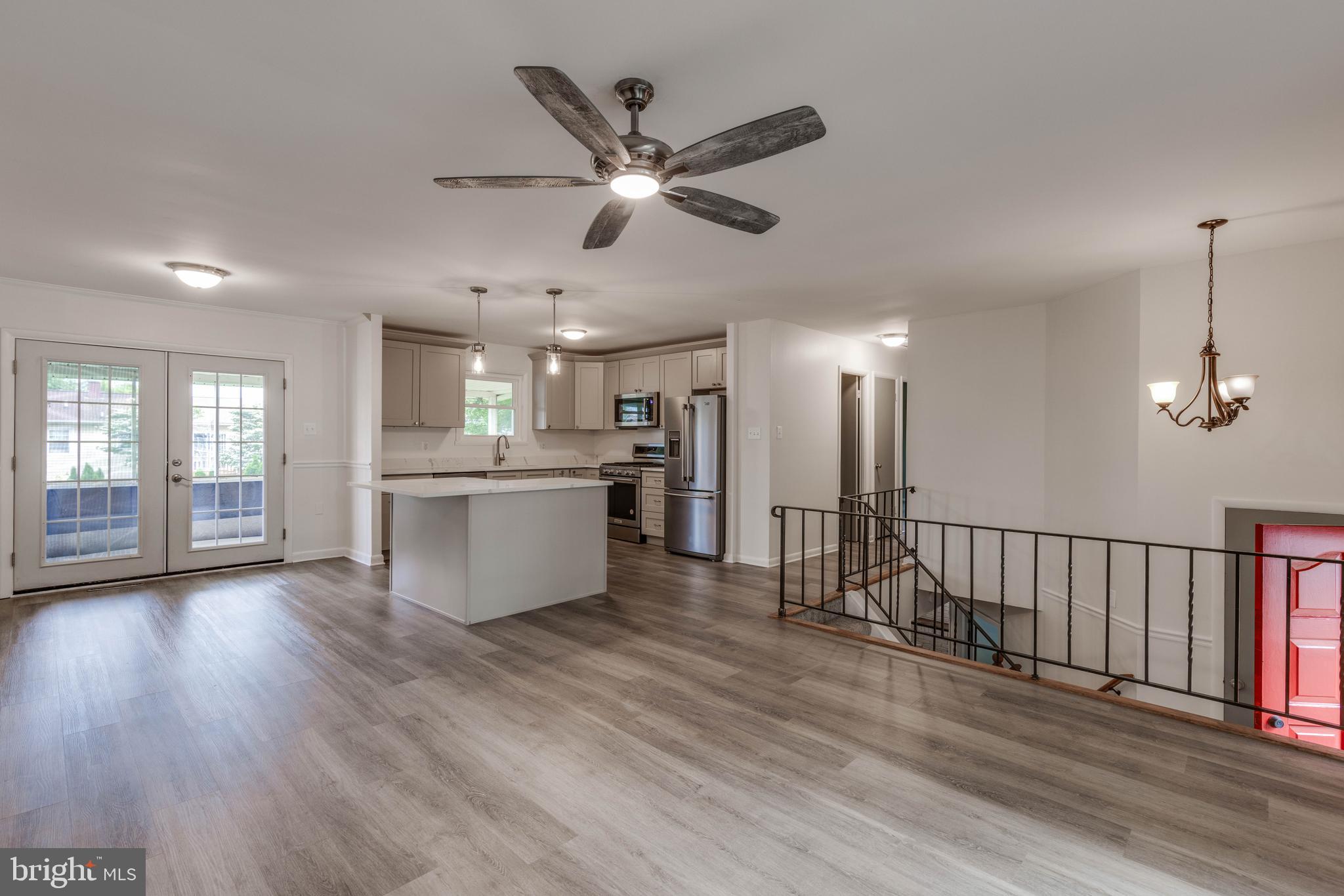 2103 CAMERON COURT