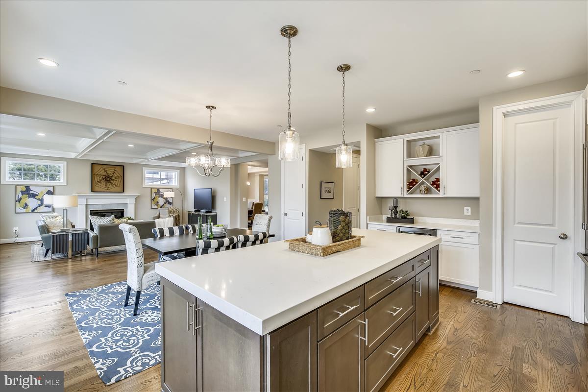 ALTA VISTA - Residential