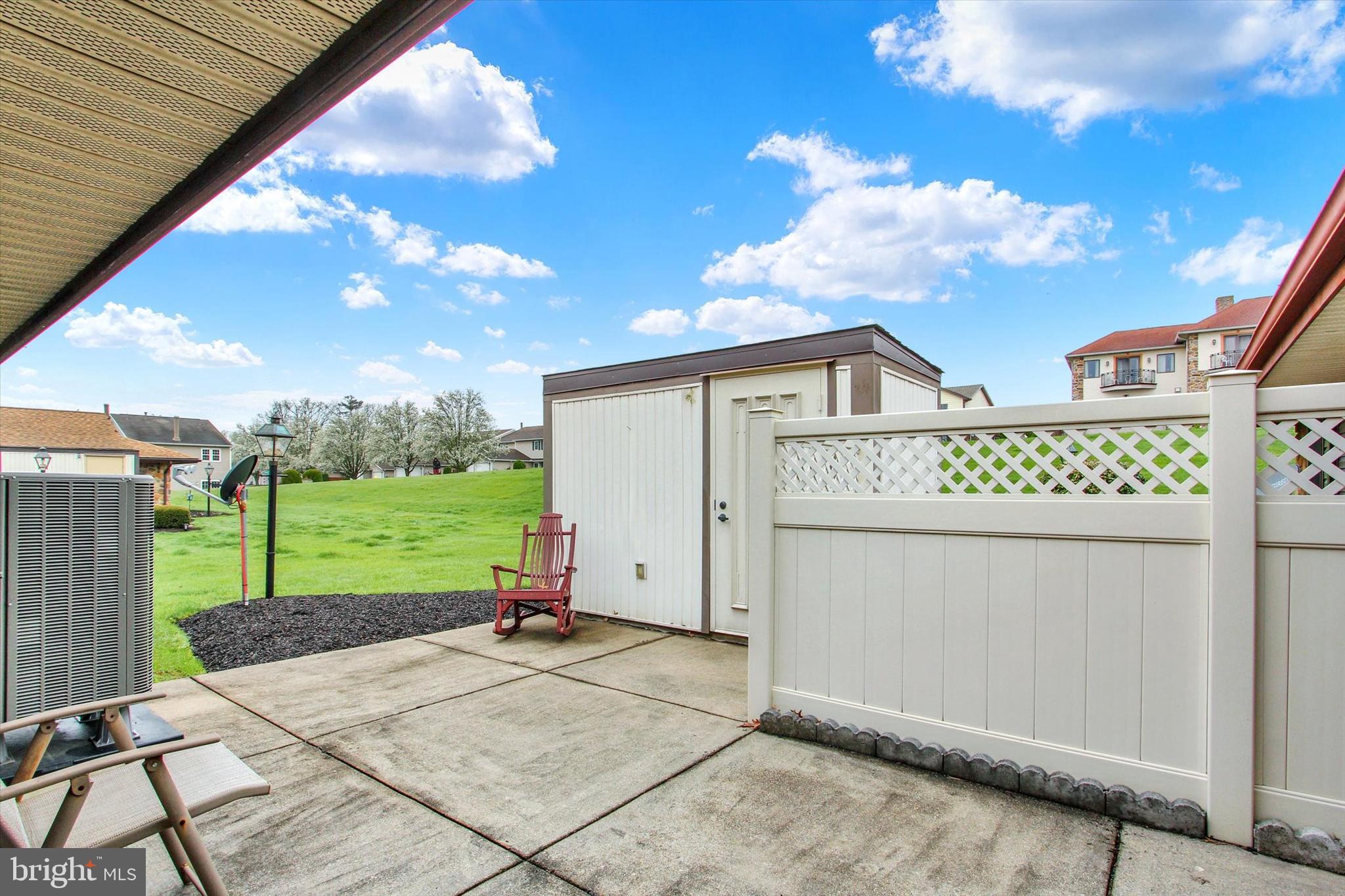 CRESTVIEW VILLAS - Residential