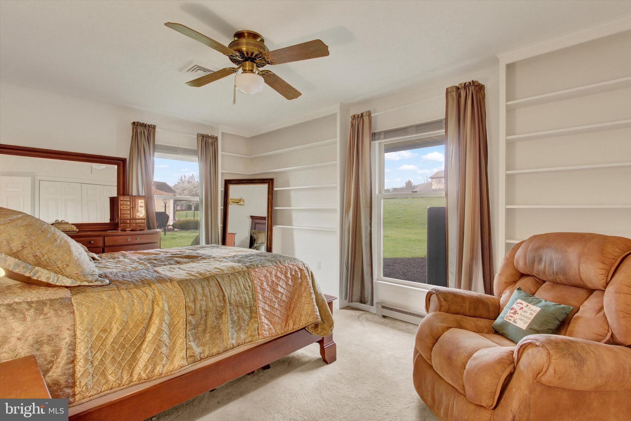 CRESTVIEW VILLAS - Residential