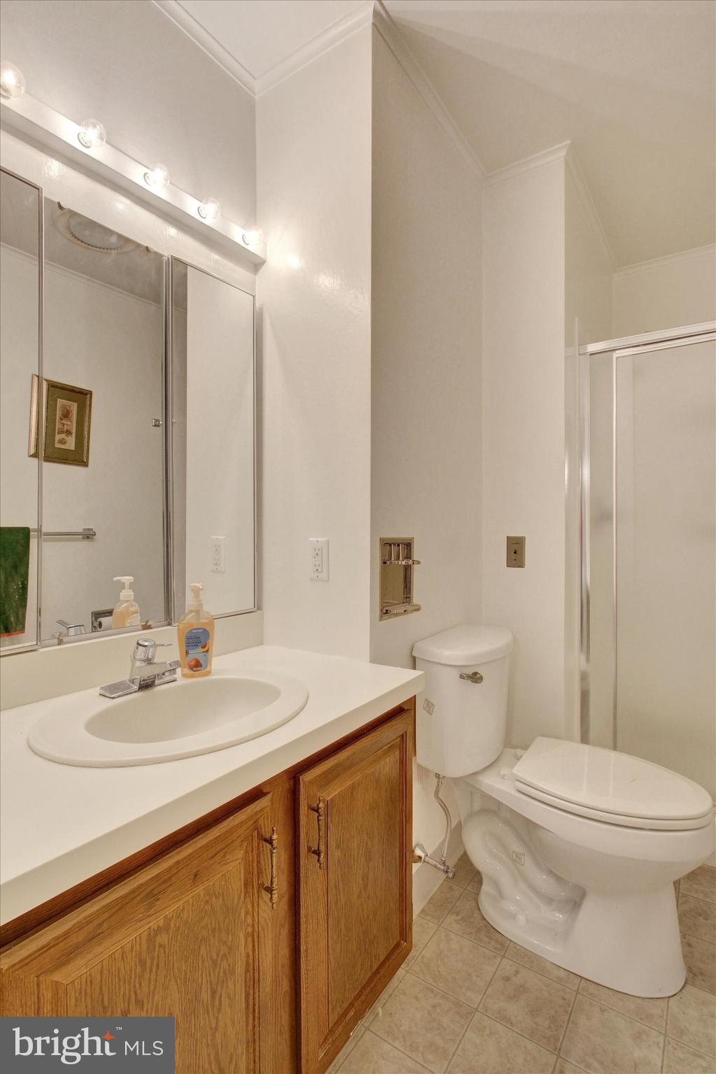 CRESTVIEW VILLAS - Residential