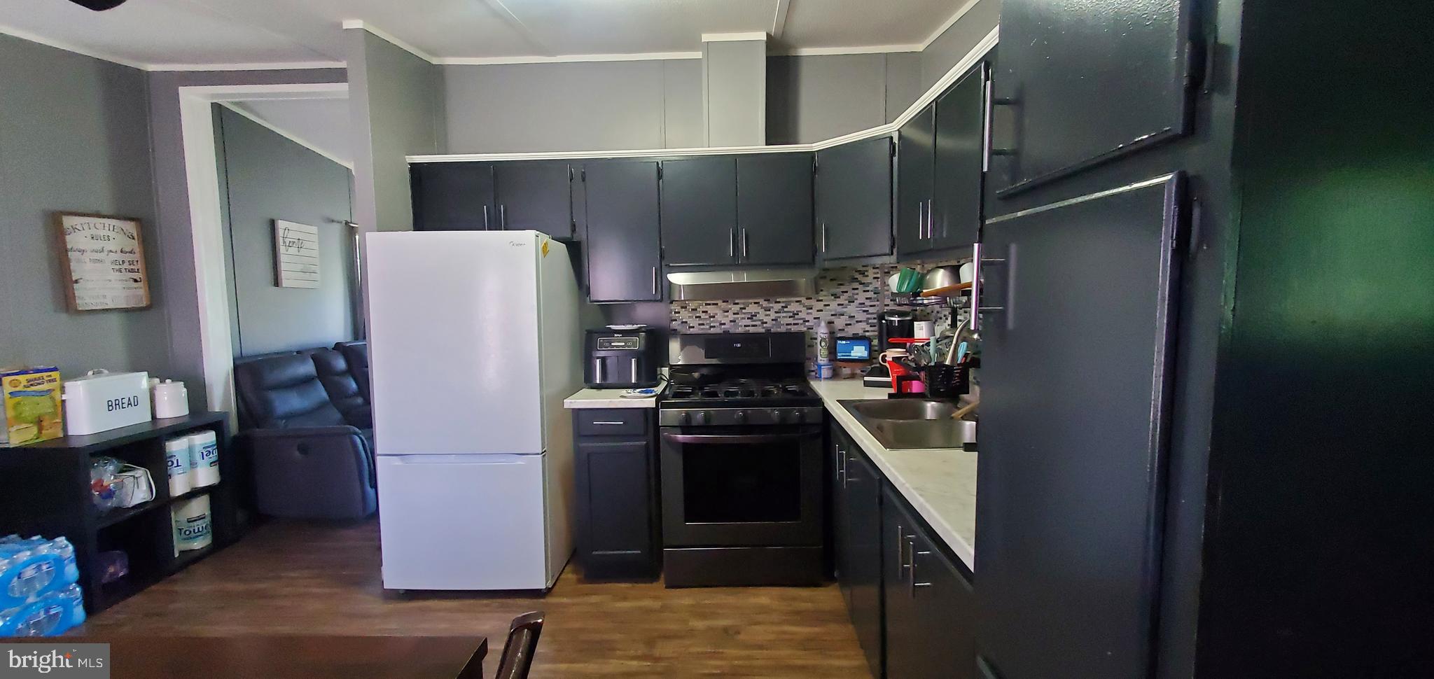 BAY COUNTRY ESTATES - Residential