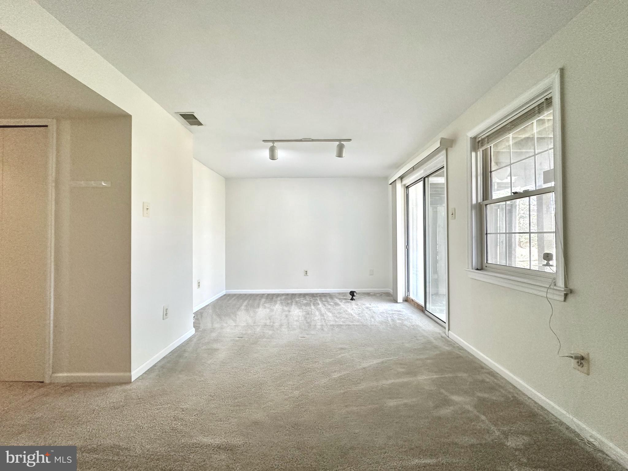 SILVER SPRING CNTRY CLUB - Residential