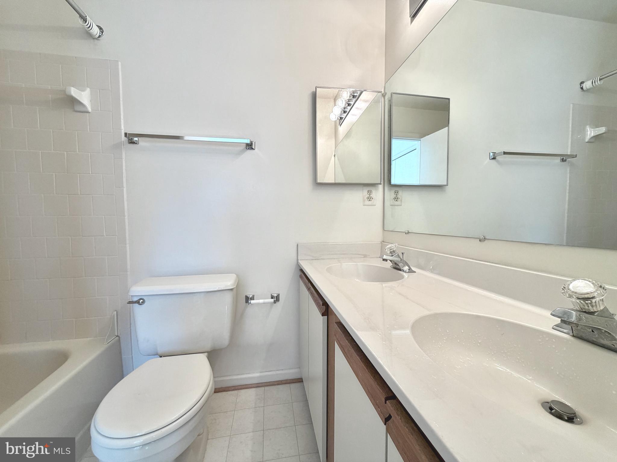 SILVER SPRING CNTRY CLUB - Residential