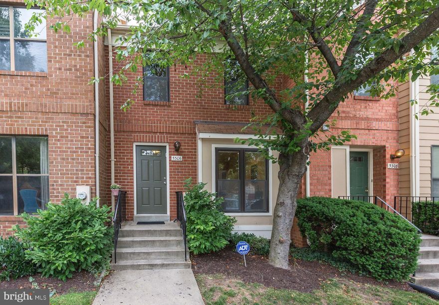 Sun-drenched Grovesnor Mews townhouse accented by high ceilings, renovated Kitchen, Master Bath, Pwdr Rm + a walkout LL to private deck! 3BR/2FB/2HB. Open Main Level & Bright LL Family Room w/ full-size windows. All BRs on Upper Level - including a Master w/ spacious Loft + en-suite. Walking distance to Metro + Rock Creek Park. Commuter routes nearby. Superb location!
