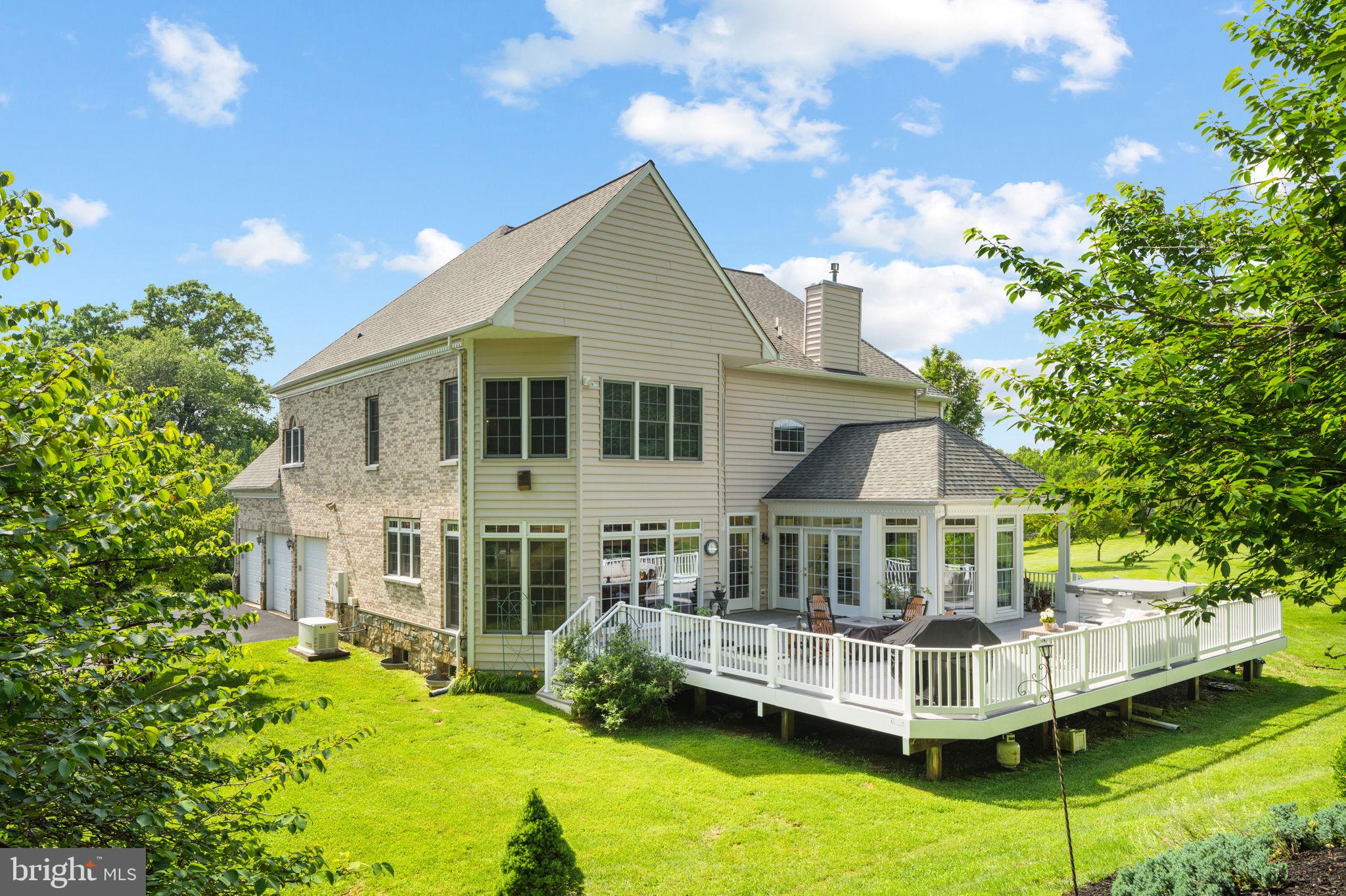 GREENHILLS FARM - Residential