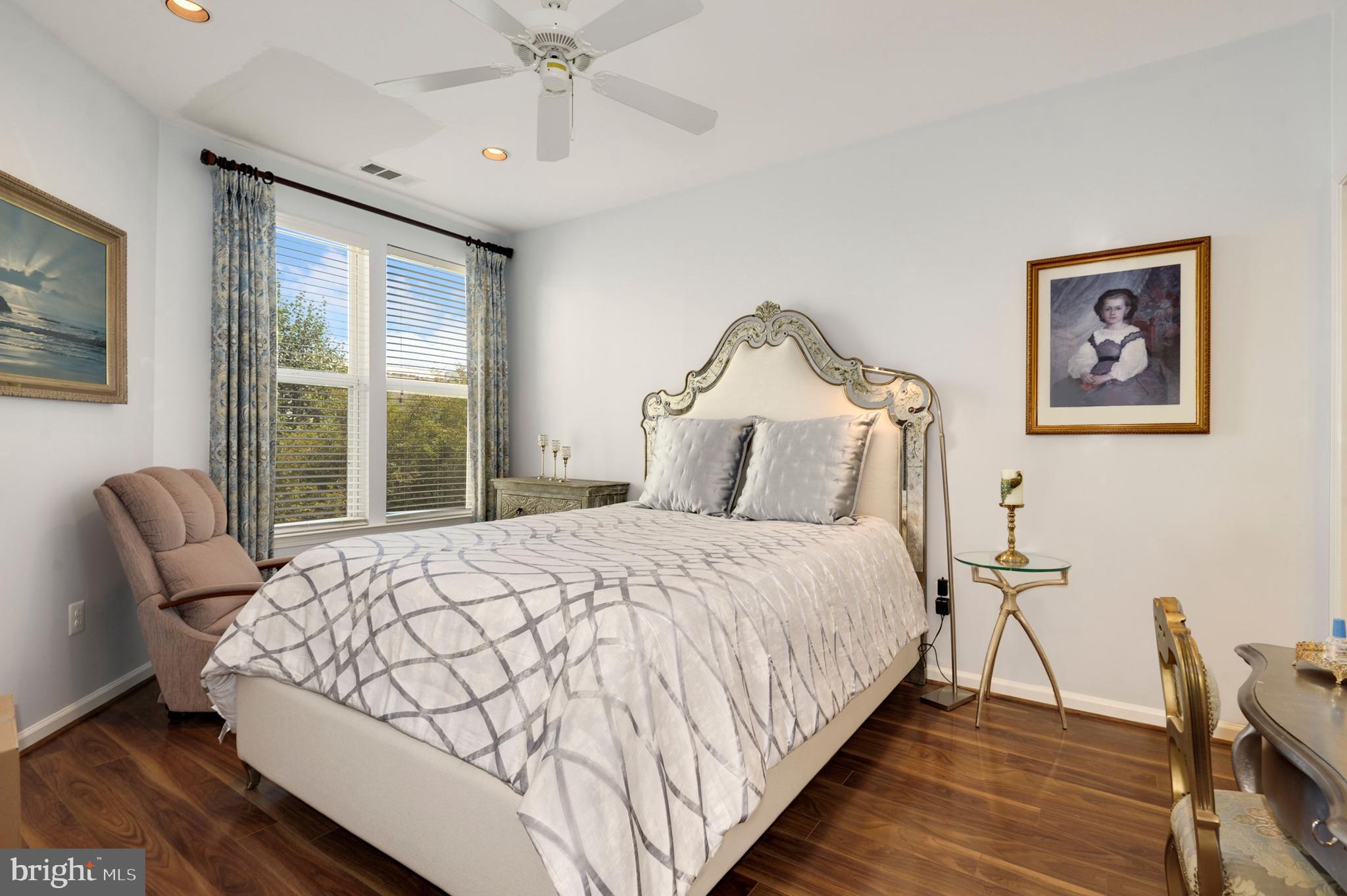 SAVOY AT RESTON TOWN CENTER - Residential