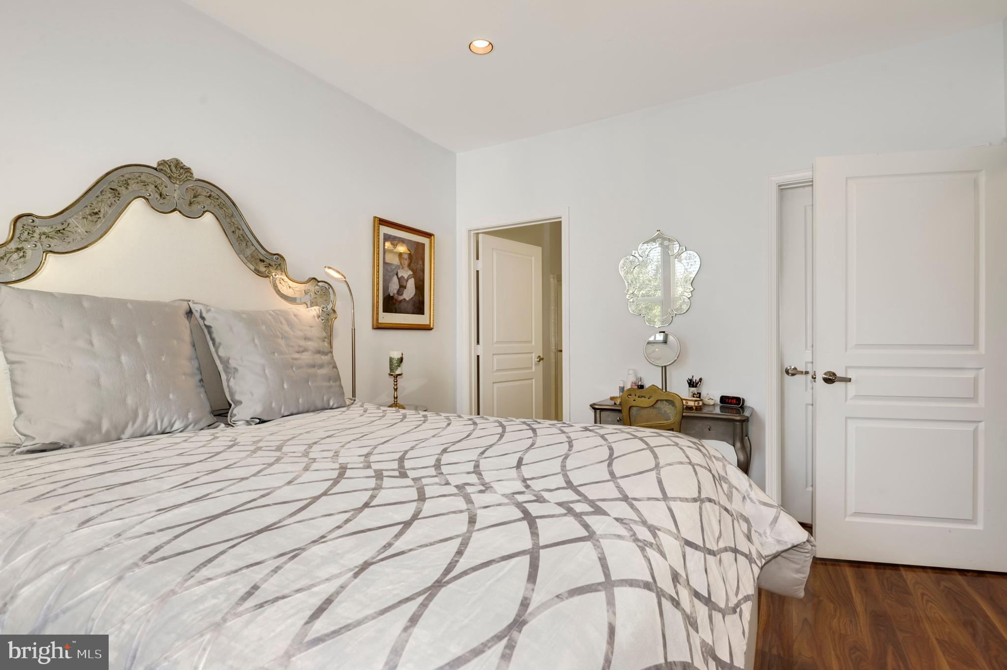 SAVOY AT RESTON TOWN CENTER - Residential