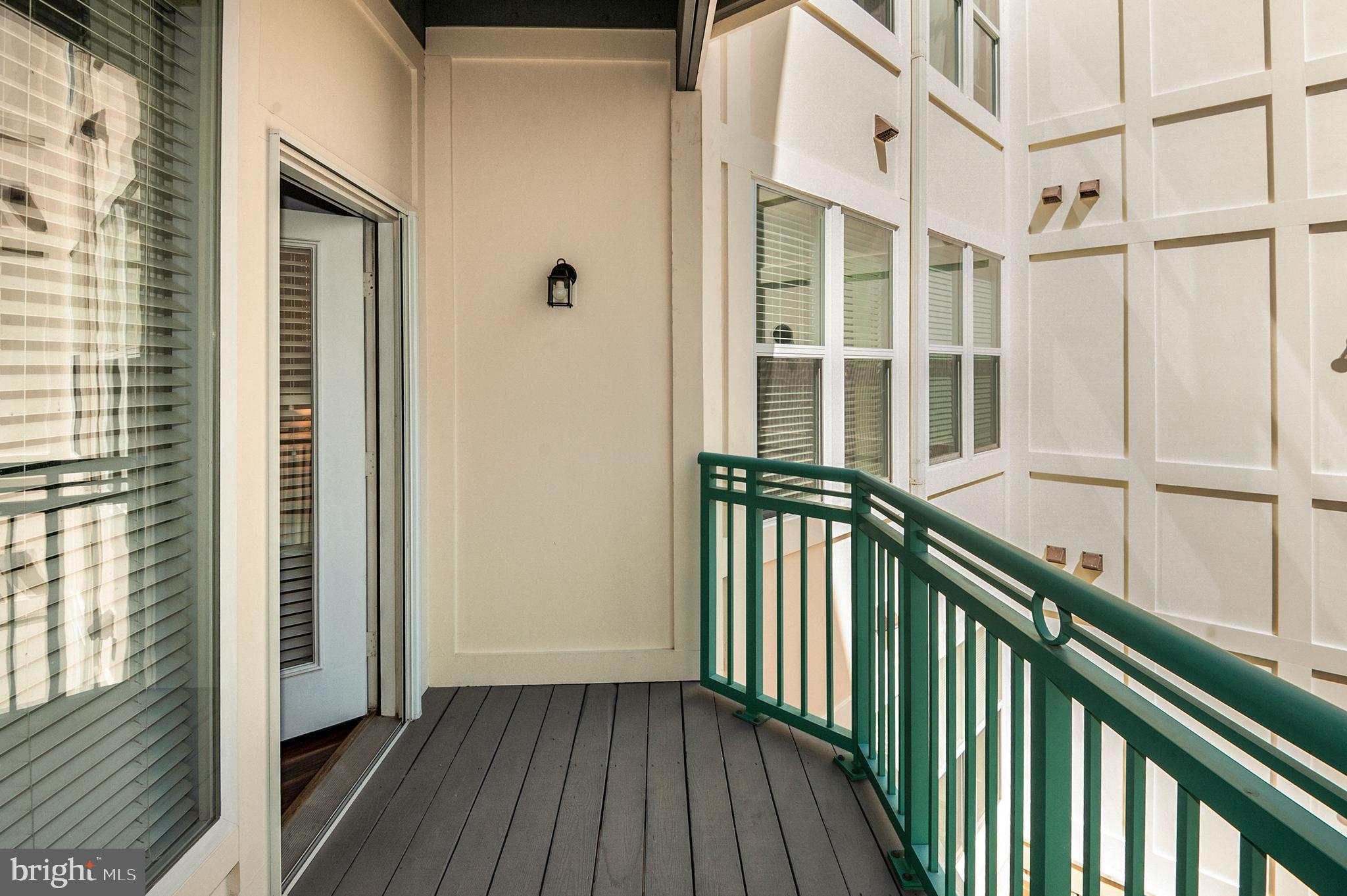 SAVOY AT RESTON TOWN CENTER - Residential