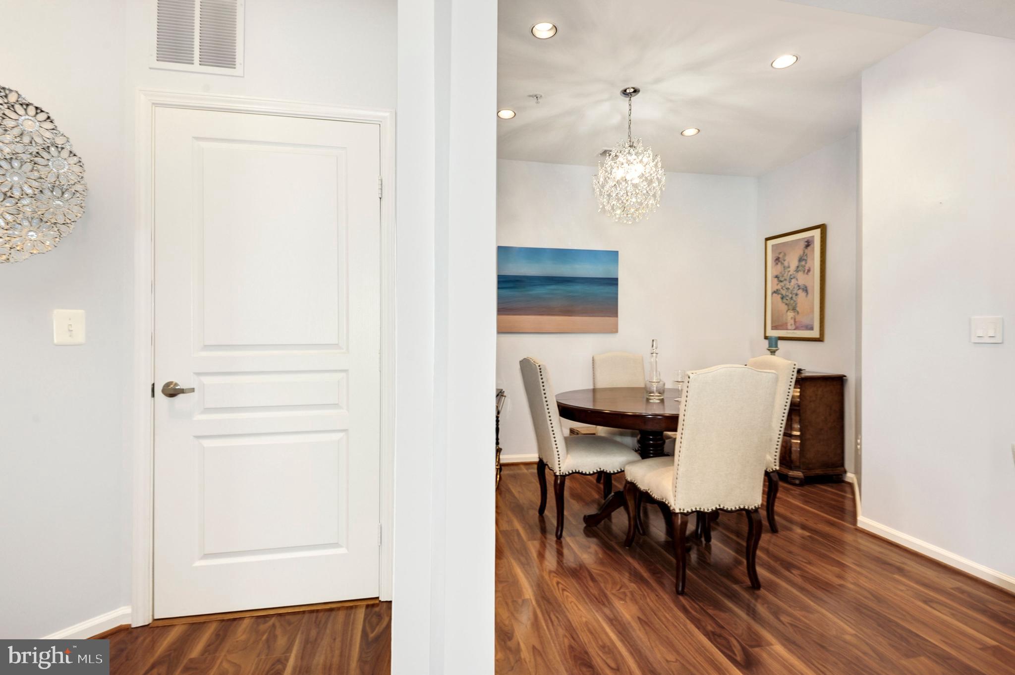 SAVOY AT RESTON TOWN CENTER - Residential