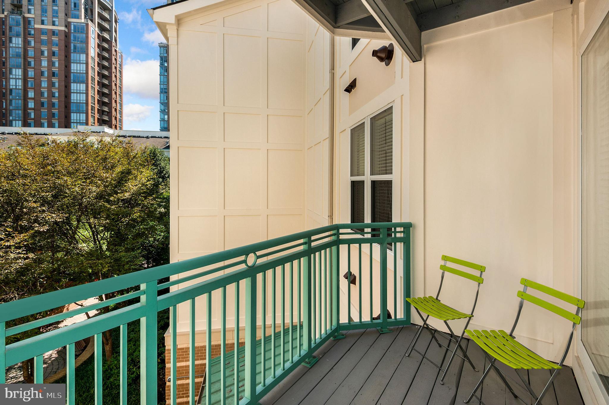 SAVOY AT RESTON TOWN CENTER - Residential