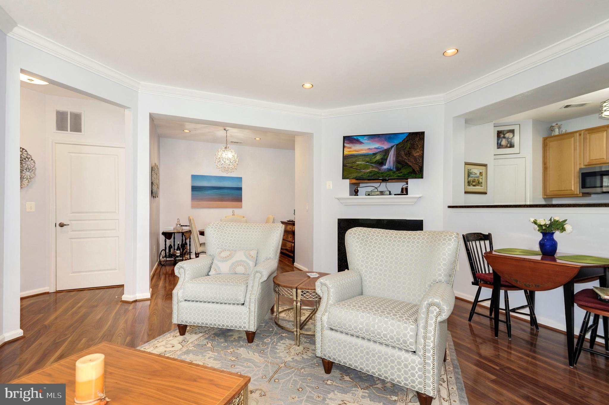 SAVOY AT RESTON TOWN CENTER - Residential