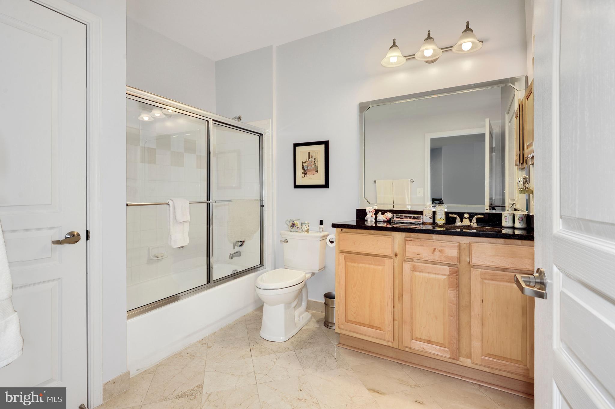 SAVOY AT RESTON TOWN CENTER - Residential