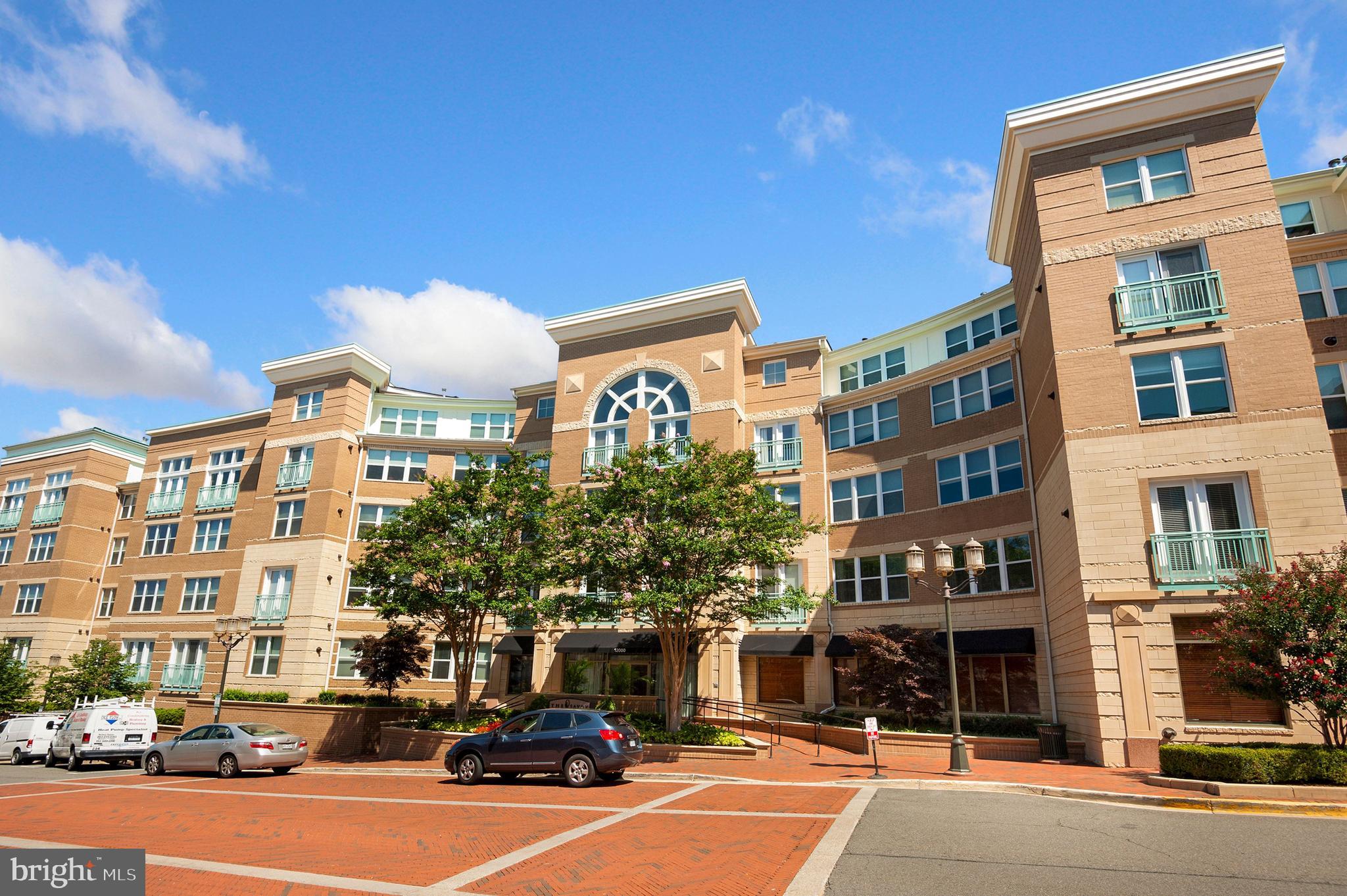 SAVOY AT RESTON TOWN CENTER - Residential