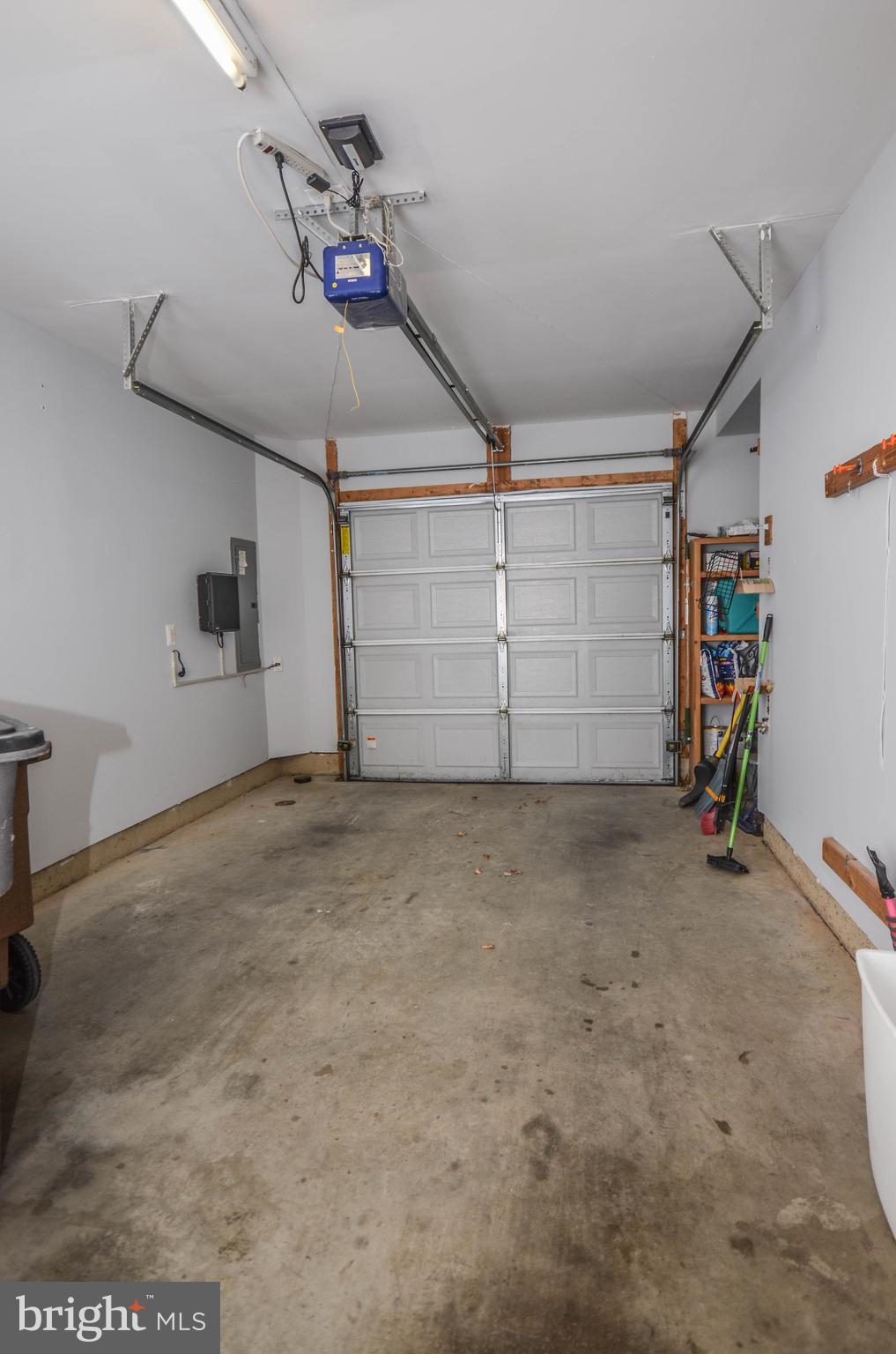 LINCOLN TERRACE - Residential Lease