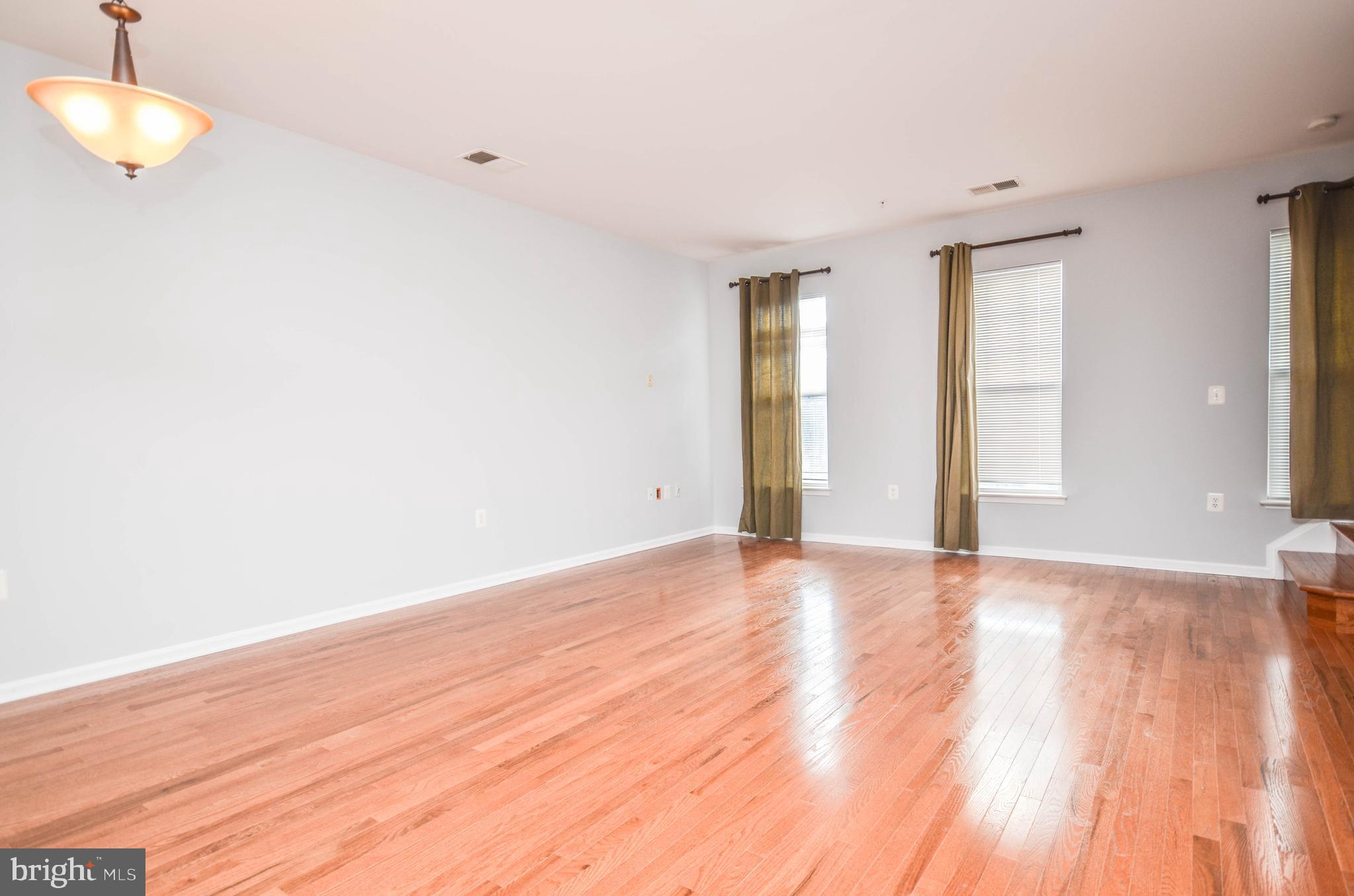 LINCOLN TERRACE - Residential Lease