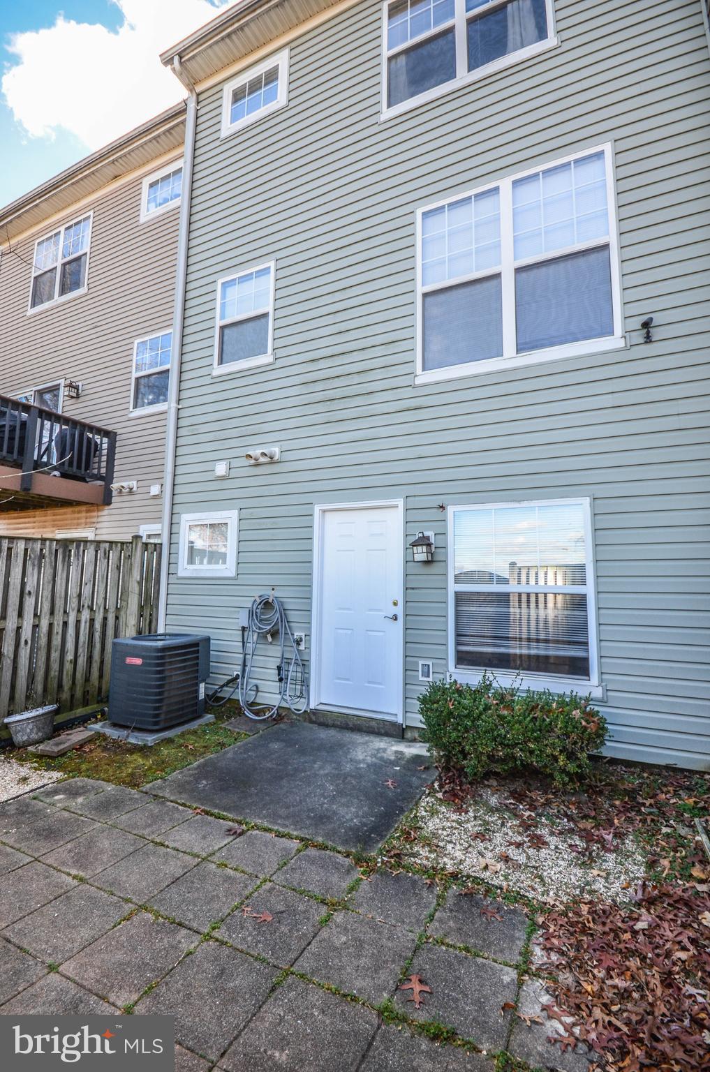 LINCOLN TERRACE - Residential Lease