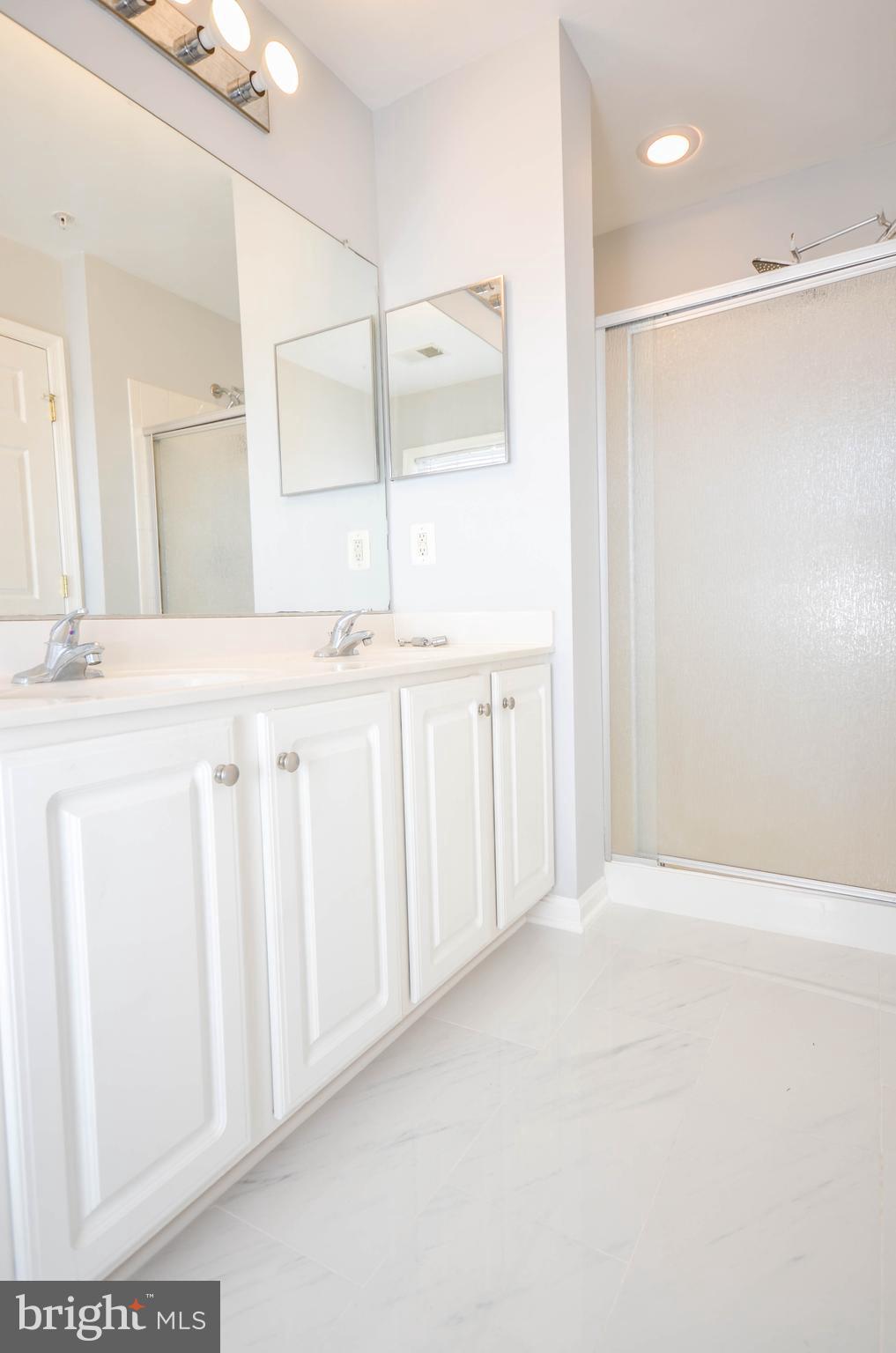 LINCOLN TERRACE - Residential Lease