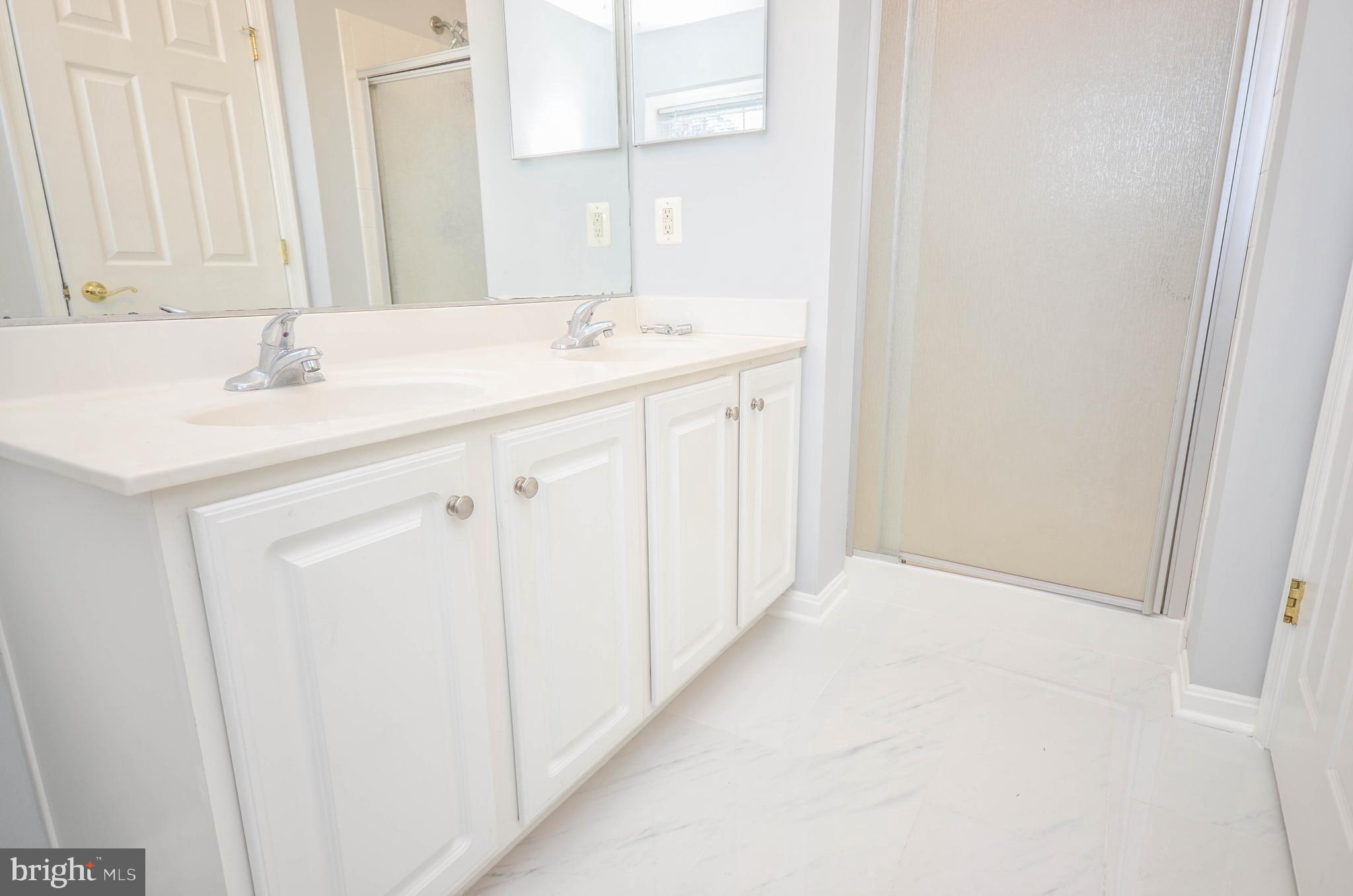 LINCOLN TERRACE - Residential Lease