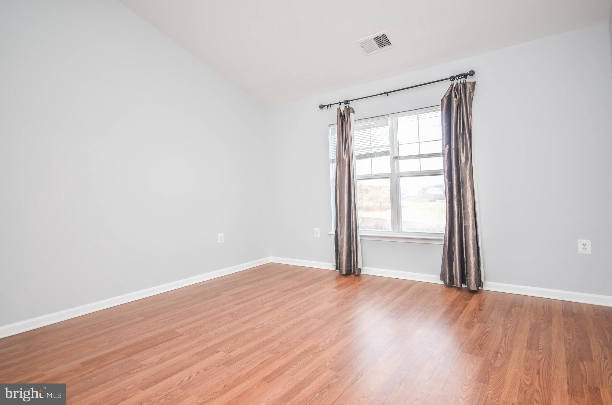 LINCOLN TERRACE - Residential Lease