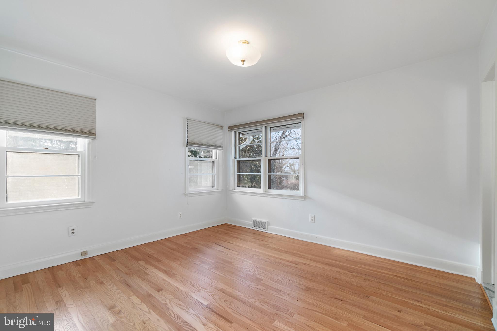 RUGBY HALL ESTATES - Residential Lease