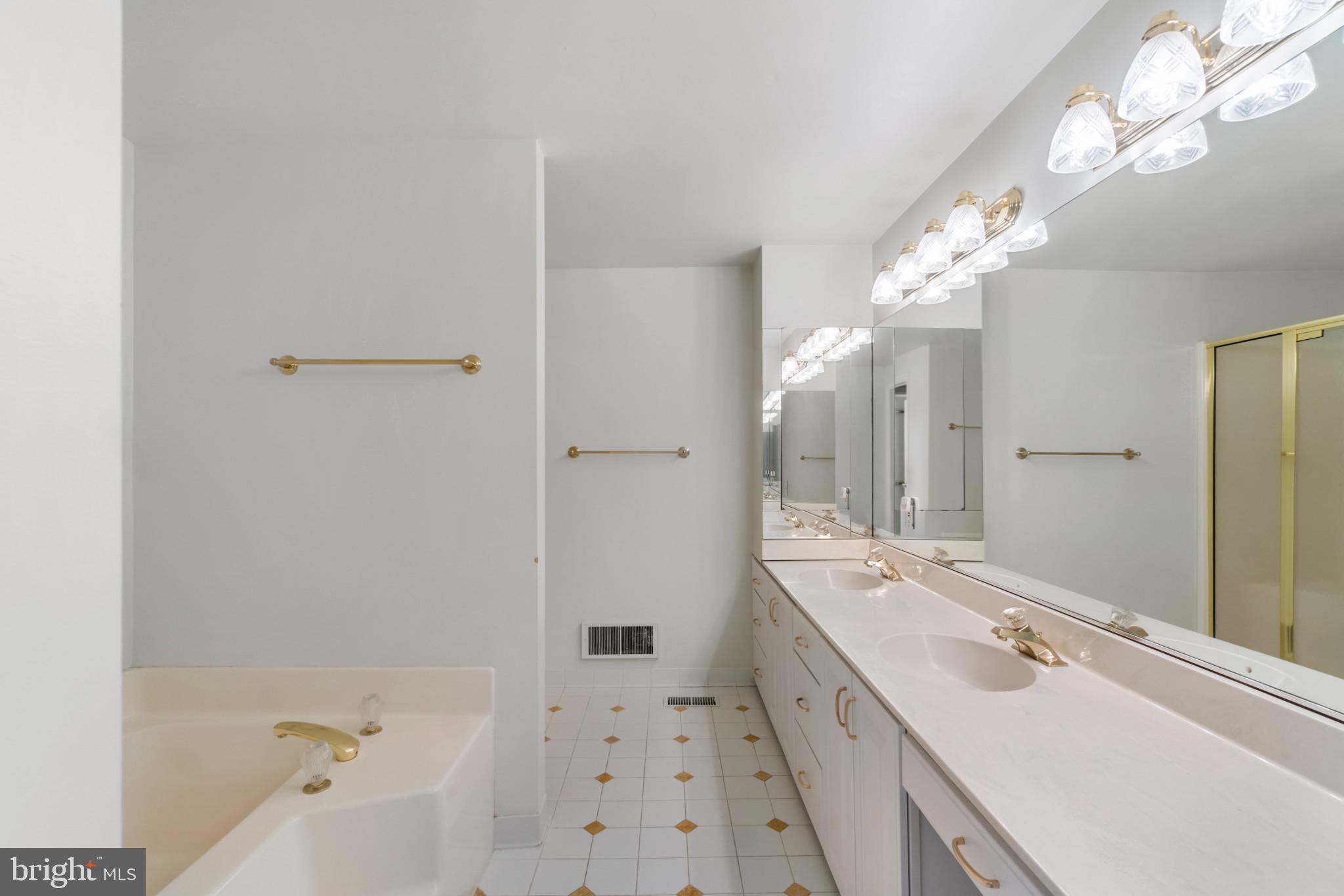 RUGBY HALL ESTATES - Residential Lease