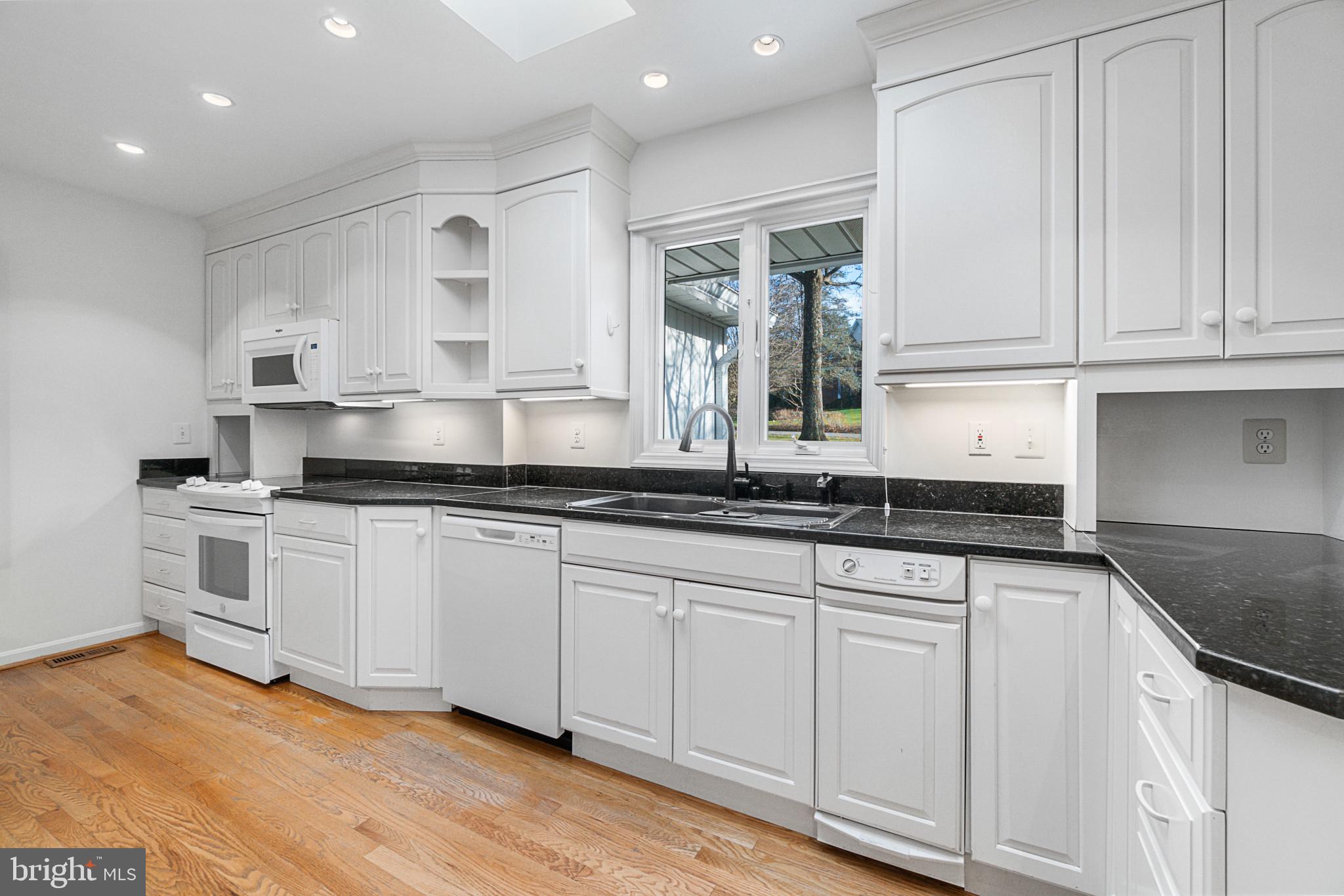 RUGBY HALL ESTATES - Residential Lease