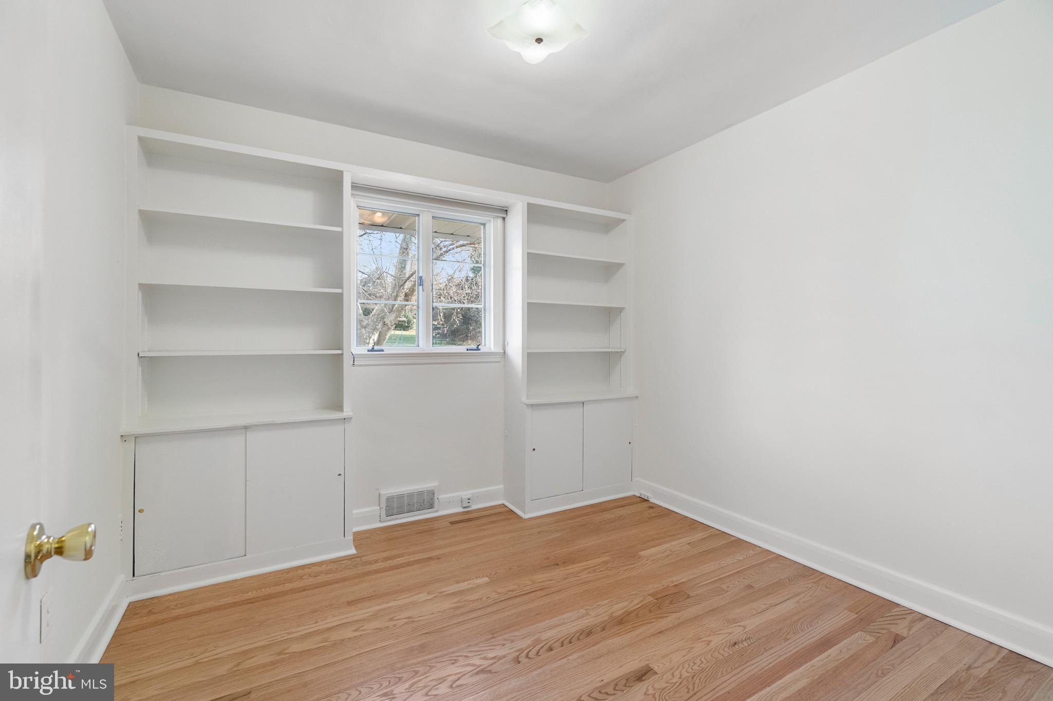 RUGBY HALL ESTATES - Residential Lease