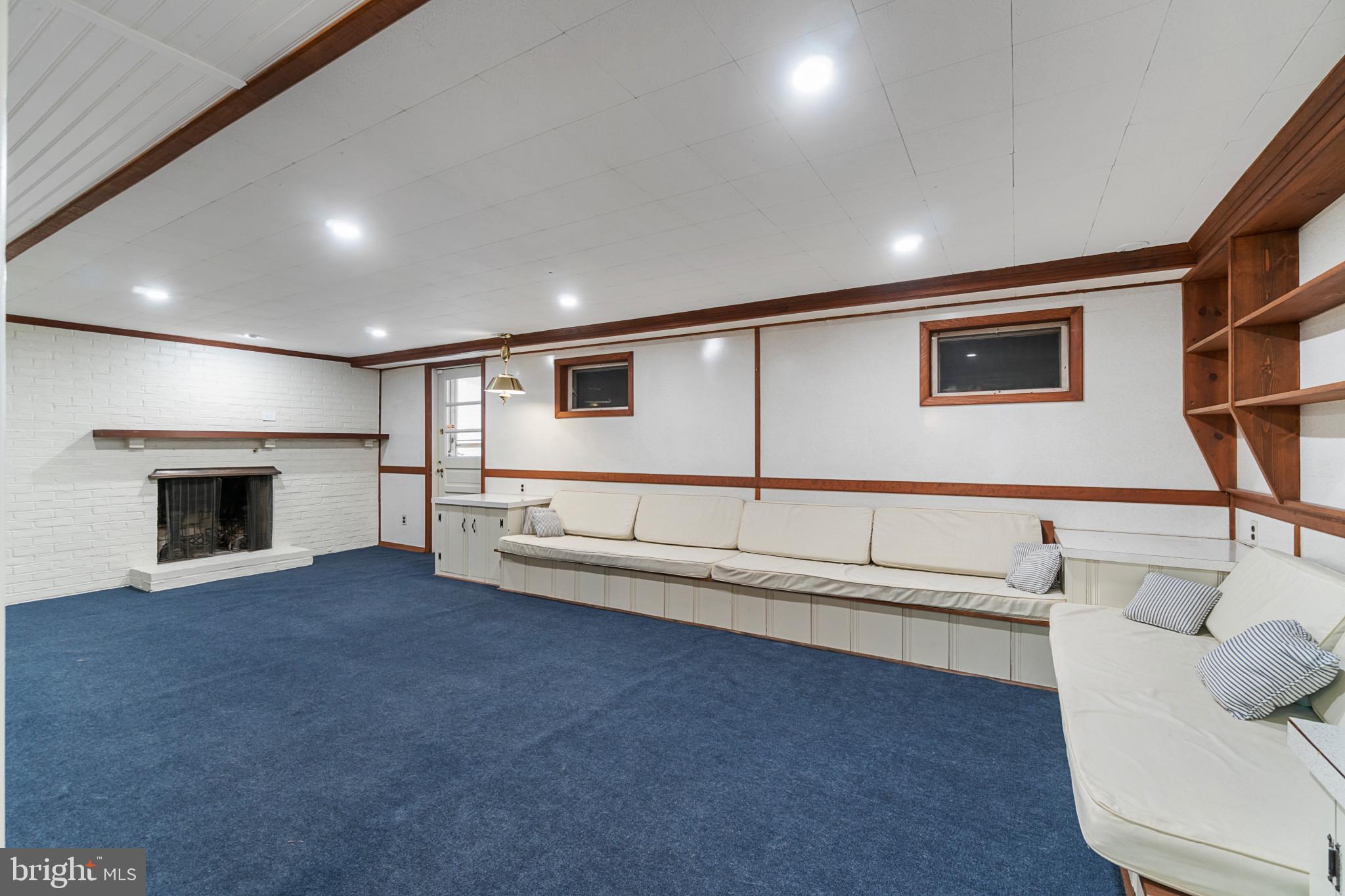 RUGBY HALL ESTATES - Residential Lease