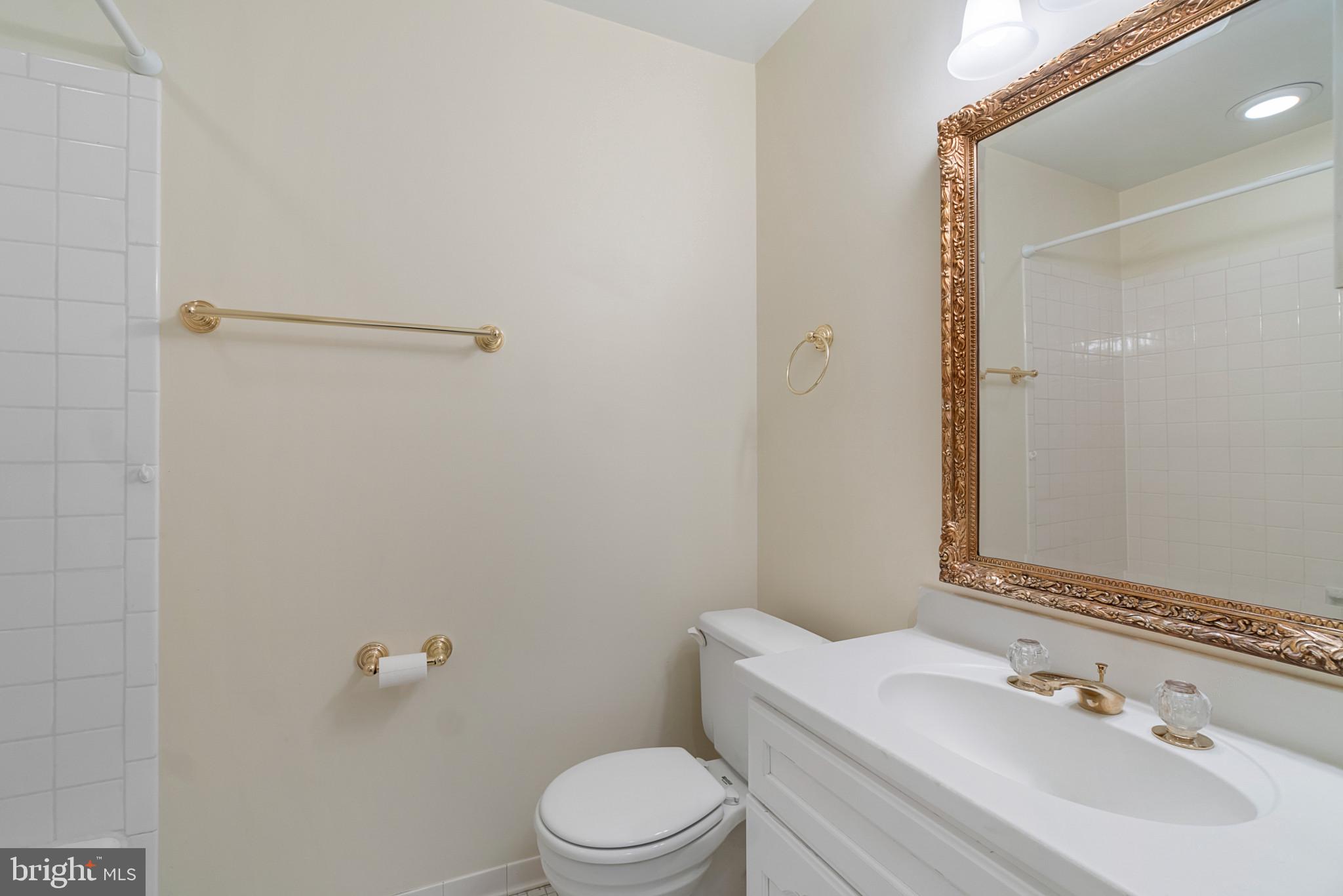 RUGBY HALL ESTATES - Residential Lease