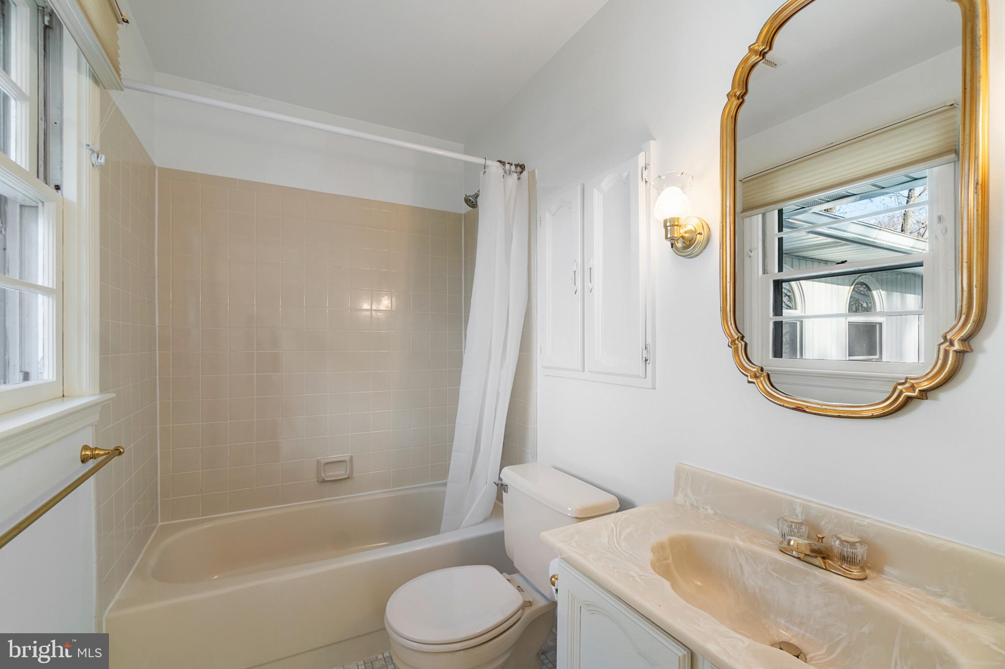 RUGBY HALL ESTATES - Residential Lease