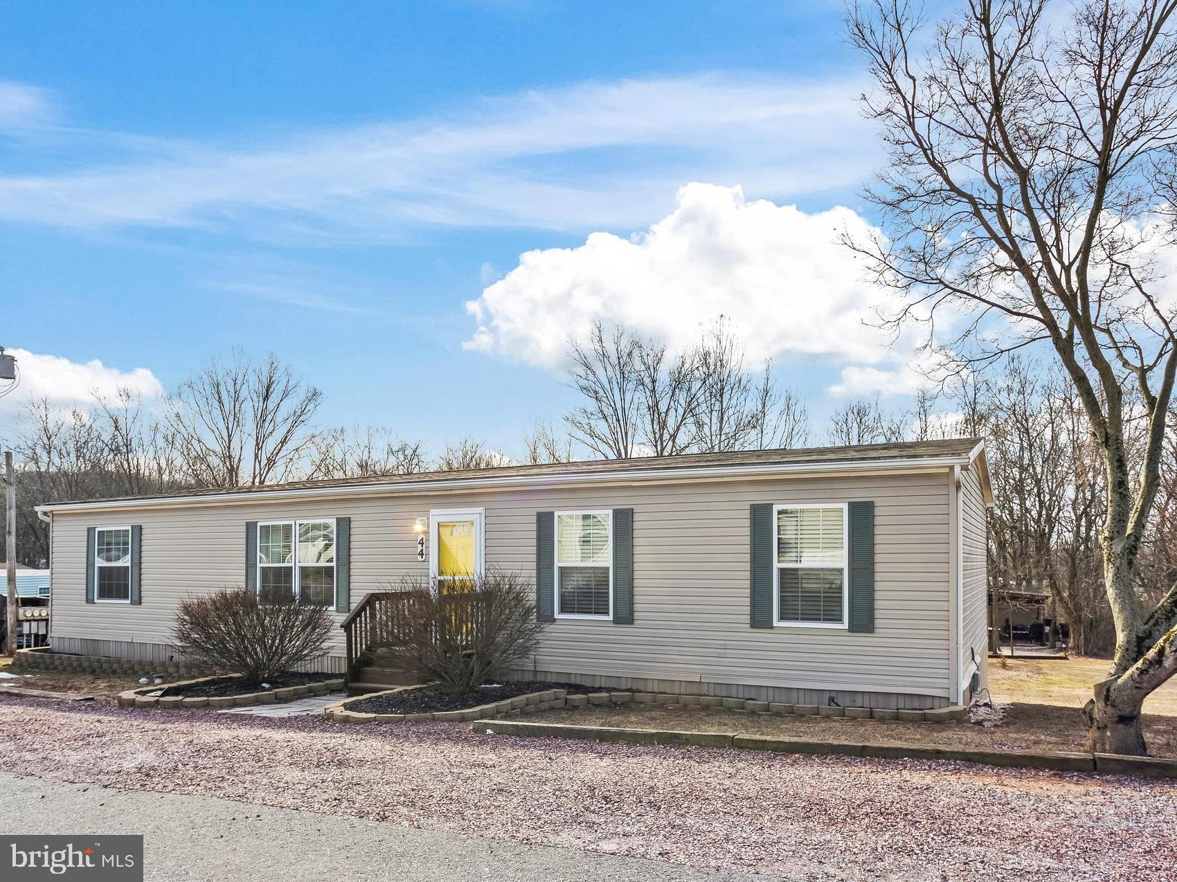 1395 BOWMANSVILLE ROAD 44